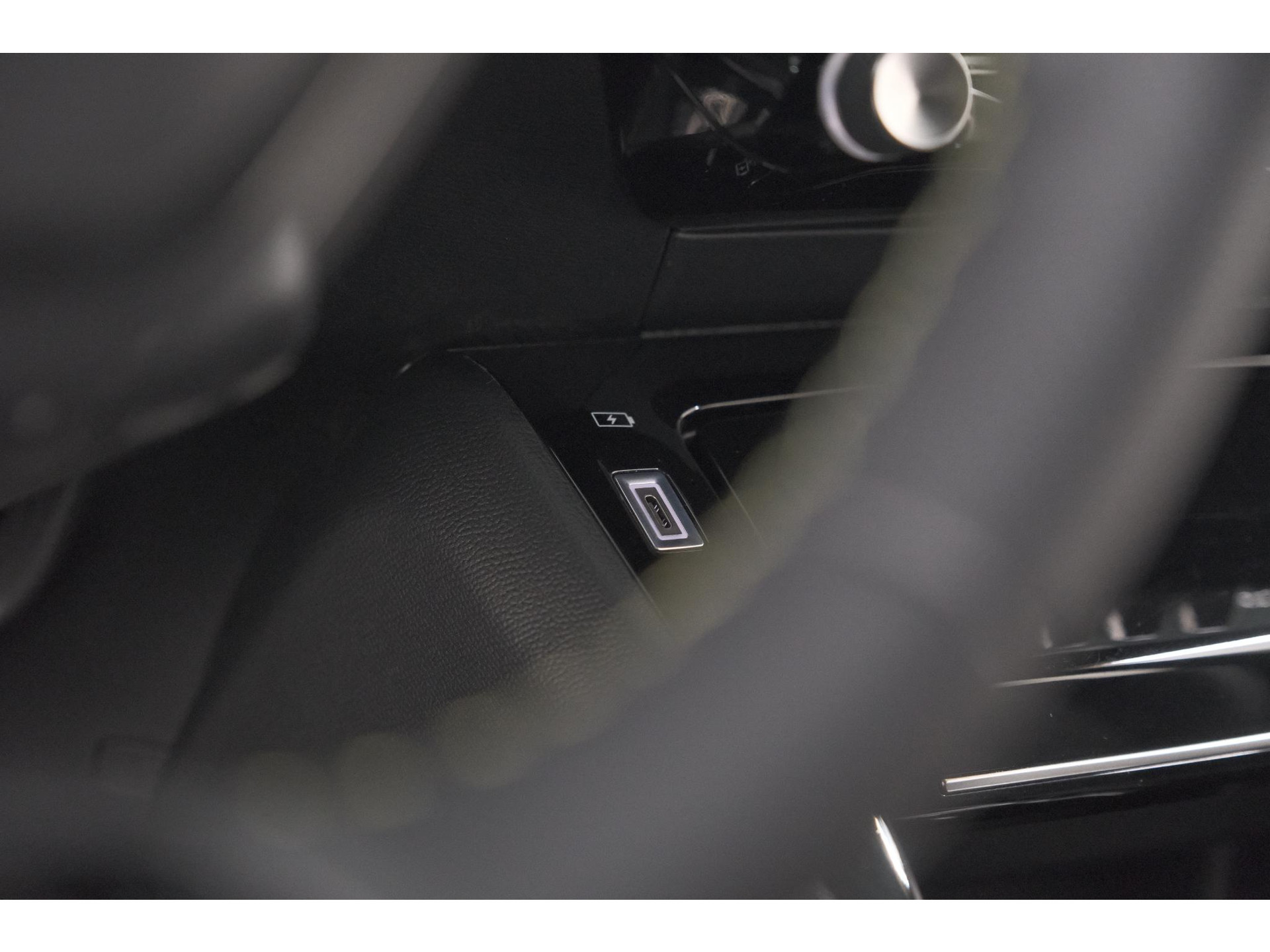 Peugeot 2008 Hybrid 145 e-DCS6 GT | Camera | Apple Carplay | Parkeersensoren