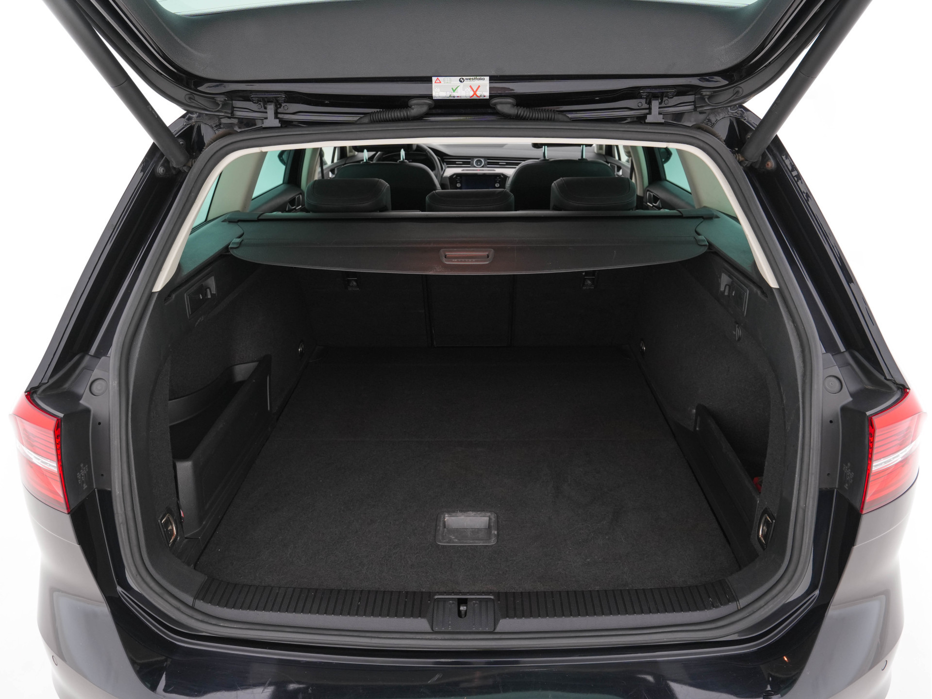 Volkswagen Passat Variant 2.0 BiTDI 4Motion Highline (INCL-BTW) Aut. *PANO | ADAPTIVE-CRUISE | DIGI-COCKPIT | NAVI-FULLMAP | LEATHER-ALCANTARA | FULL-LED | ERGONOMIC-COMFORTSEATS | KEYLESS | ECC | PARKPILOT | TOWBAR | 17''ALU*