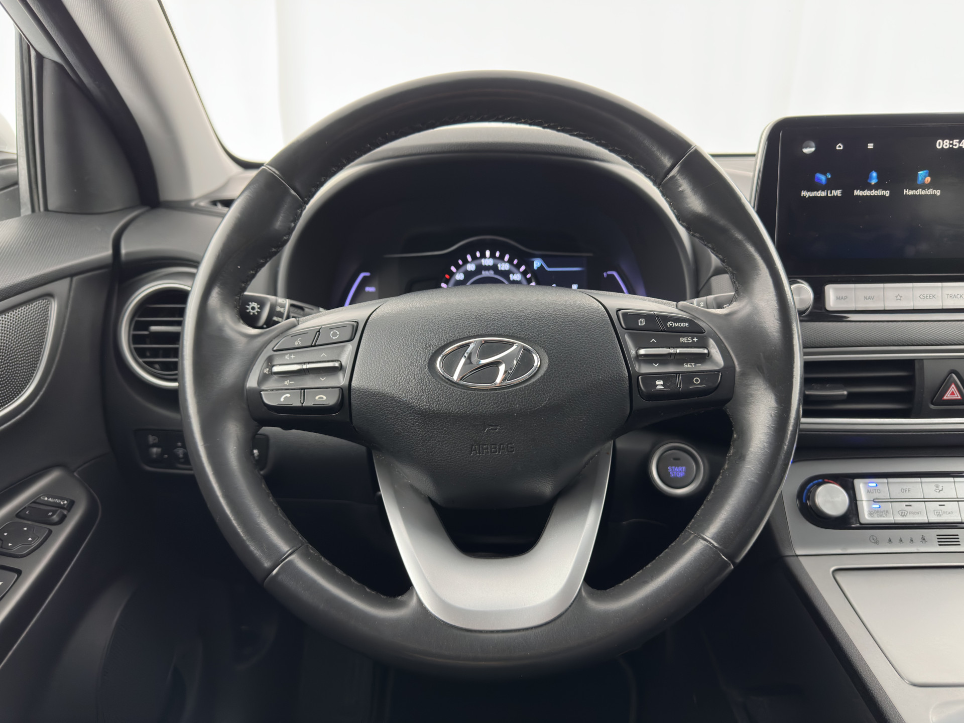 Hyundai Kona EV Fashion 64 kWh (3-Fase) {SOH-100%} (INCL-BTW)  Aut * HEATPUMP | NAVI-FULLMAP | LEATHER-FABRIC | KEYLESS | CAMERA | DAB | ECC | PDC | ADAPTIVE-CRUISE | LANE-ASSIST | HEATED SEATS | PRIVACY-GLASS | HEAD-UP | SHIFT-PADDLES | 17"A