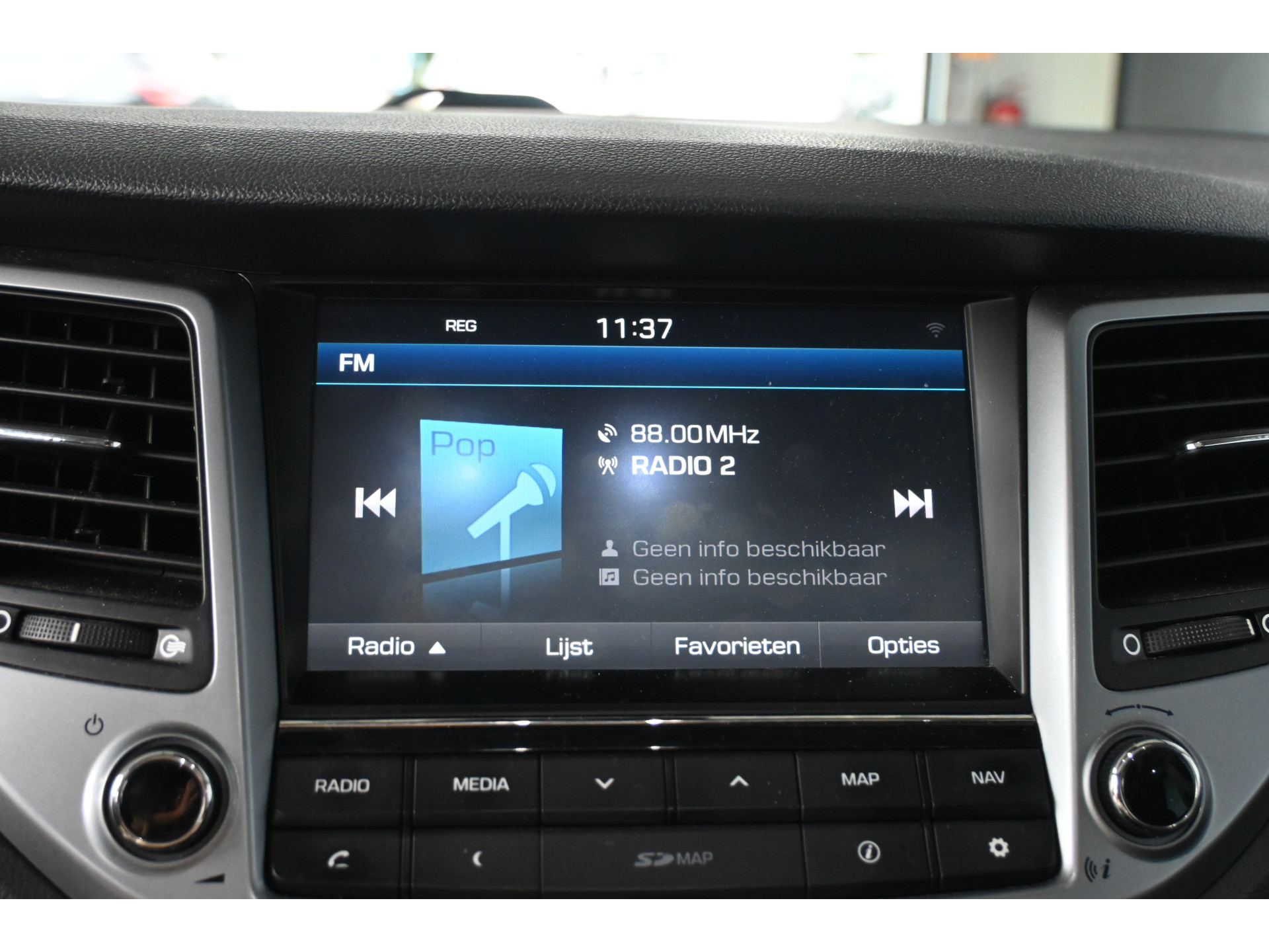 Hyundai Tucson 1.6 T-GDi Comfort 4WD Automaat Cruise Clima Trekhaak Panoramadak Stoelverwarming Goed Onderhouden! Inruil Mogelijk!