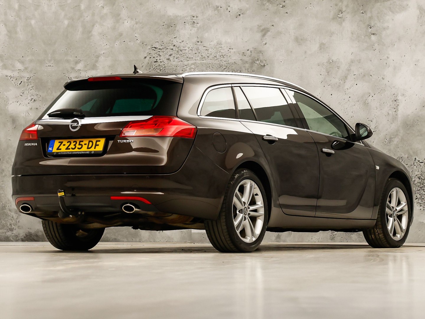 Opel Insignia 1.6 T Innovation Sport 179Pk (NAVIGATIE, CLIMATE, STOELVERWARMING, GETINT GLAS, SPORTSTOELEN, TREKHAAK, CRUISE, NIEUWSTAAT)