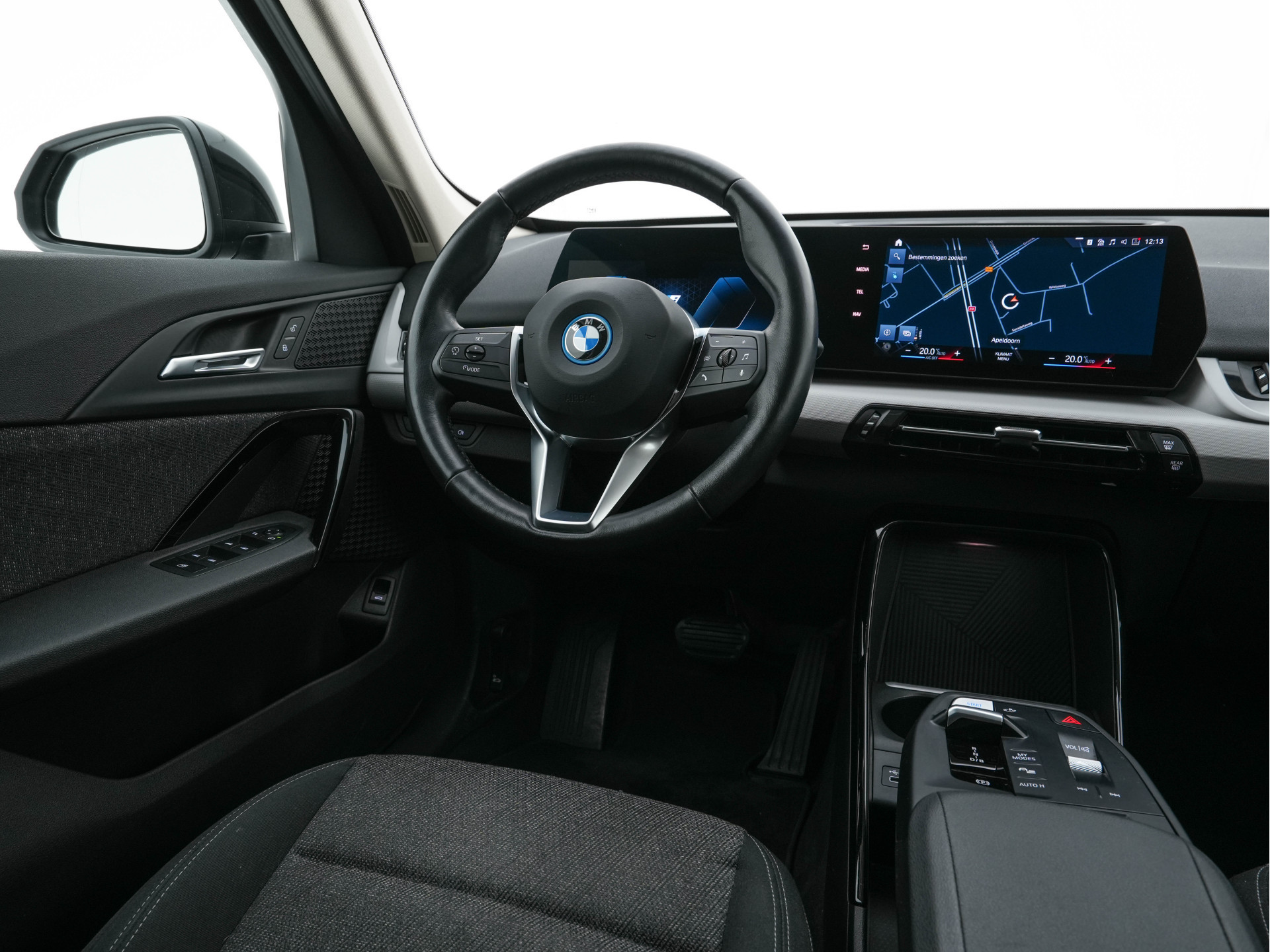 BMW iX1 xDrive30 Launch Edition 67 kWh [ 3-Fase-11kW ] {SOH-100%} (INCL-BTW) Aut. *FULL-LED | DIGI-COCKPIT | DAB+ | NAVI-FULLMAP | PRIVACYGLASS | COMFORTSEATS | ECC | PDC | CRUISE | 18''ALU*