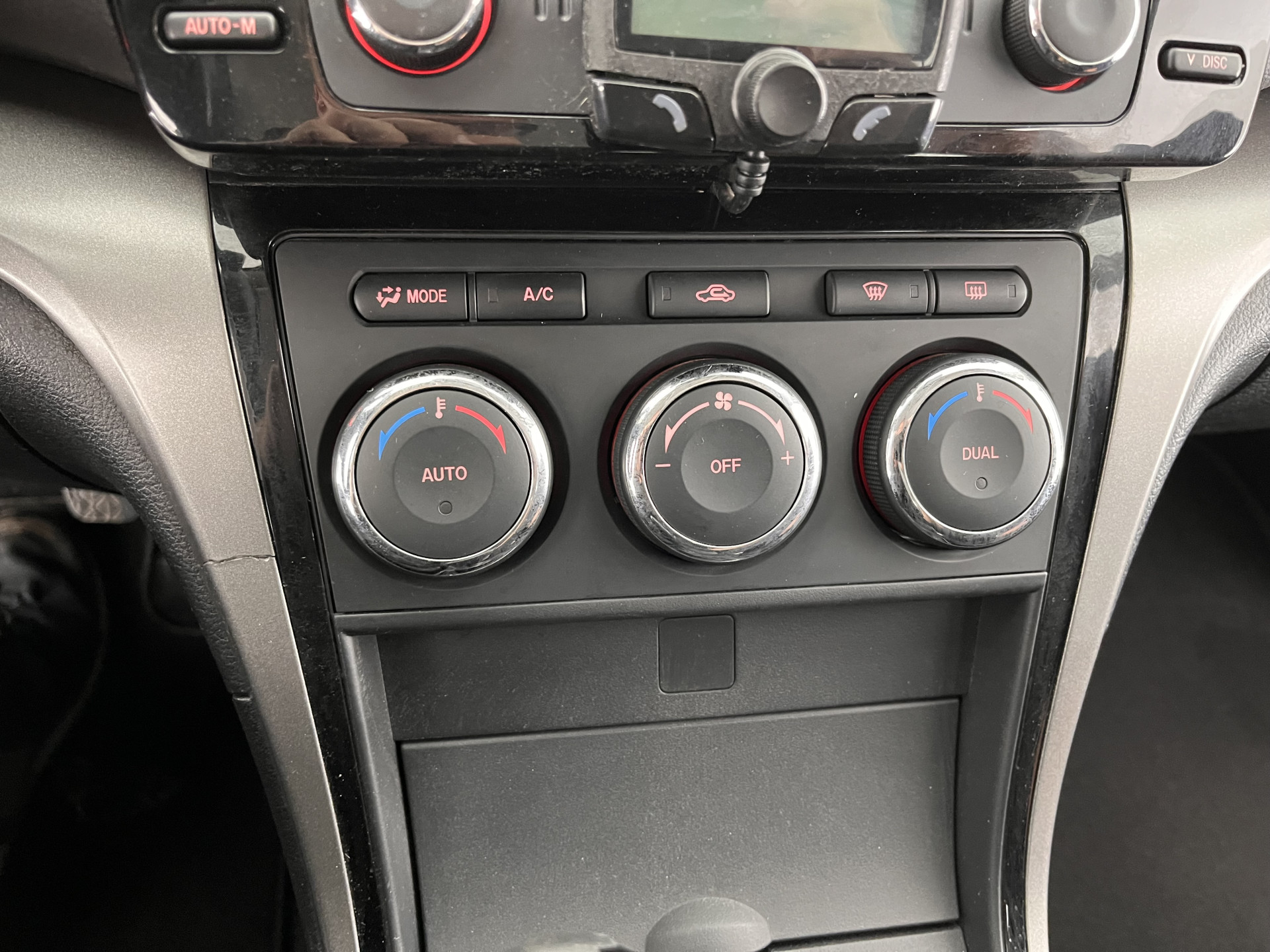 Mazda 6 Sportbreak 2.2 CiTD Business *AIRCO | CRUISE | COMFORT-SEATS | RADIO-CD/MP3 | 16''ALU*