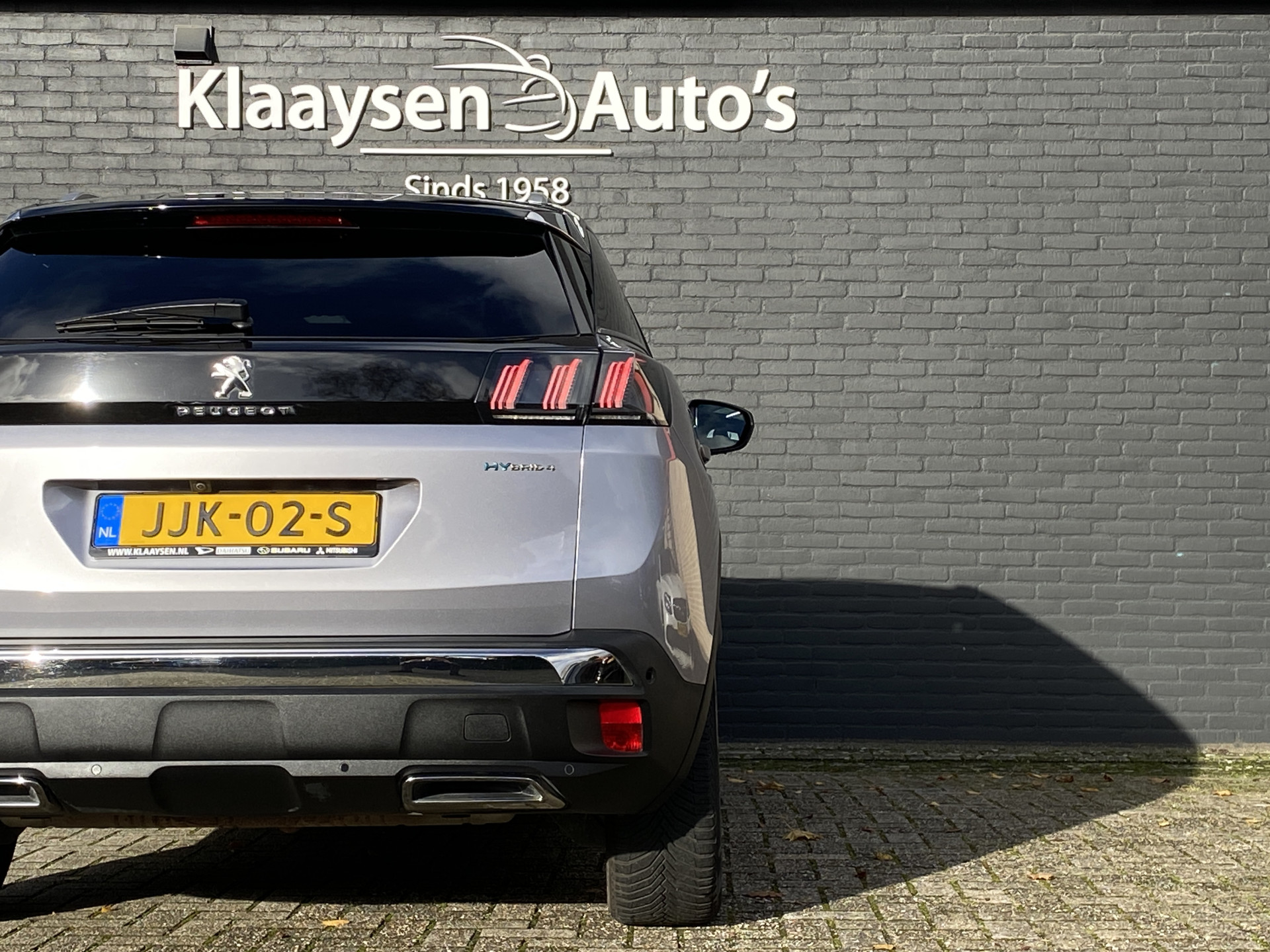 Peugeot 3008 1.6 Plug-in Hybrid 4WD 300 pk GT AUT. | 1e eigenaar | carplay | panoramadak | navigatie | 3D cockpit | 2 laadkabels | BTW