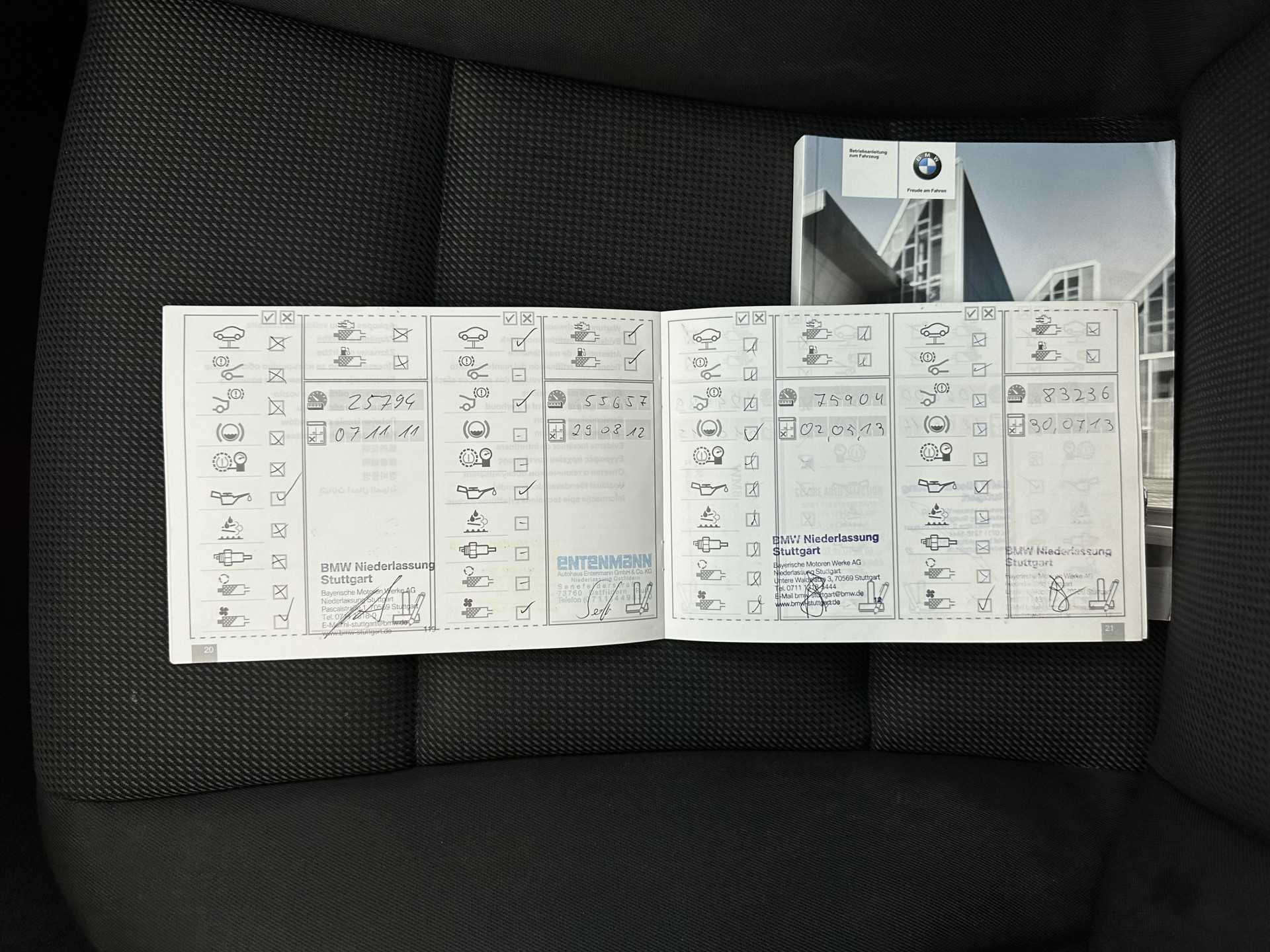 BMW 5-serie Touring 520d Shadow-line *BI-XENON | NAVI-FULLMAP | HEATED-COMFORTSEATS | ECC | KEYLESS | PDC | CRUISE | 18''ALU*