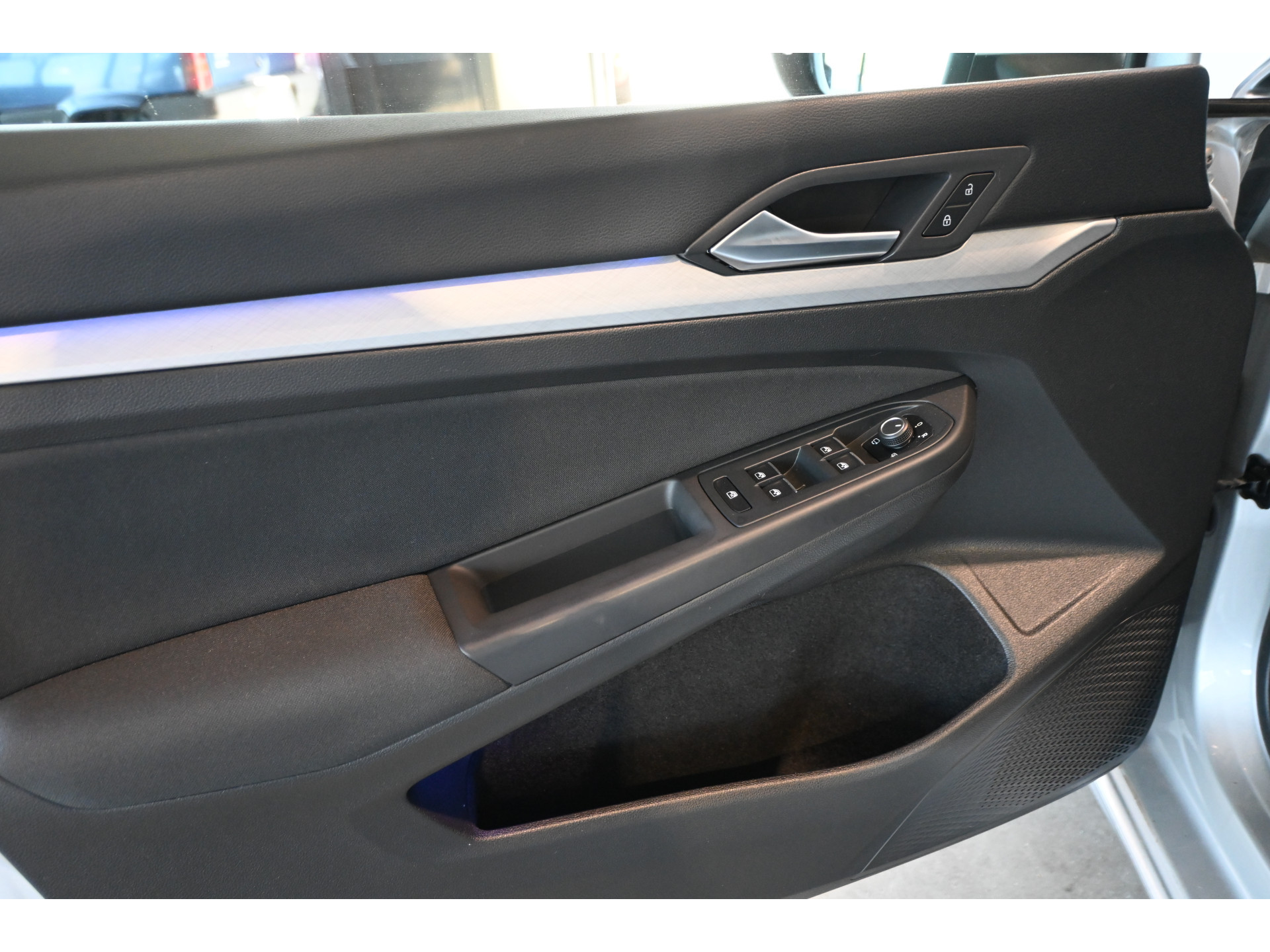 Volkswagen Golf 1.5 eTSI R-Line Automaat Clima Carplay Cruise Control Rijklaarprijs Inruil Mogelijk!
