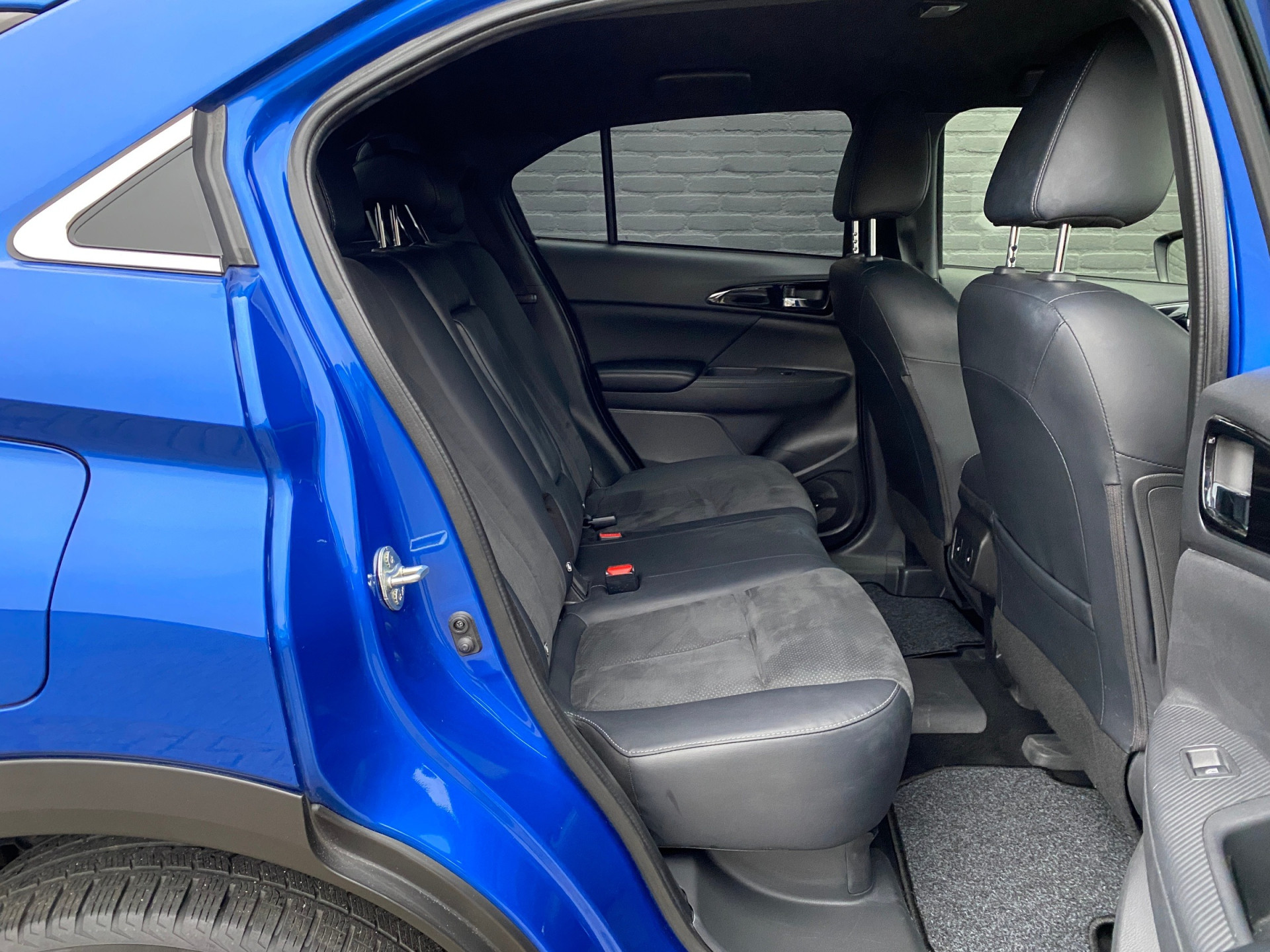 Mitsubishi Eclipse Cross 2.4 PHEV Instyle 4WD 188 pk AUT. | 1e eigenaar | navigatie | stoel-stuurverwarming | leder/alcantara interieur