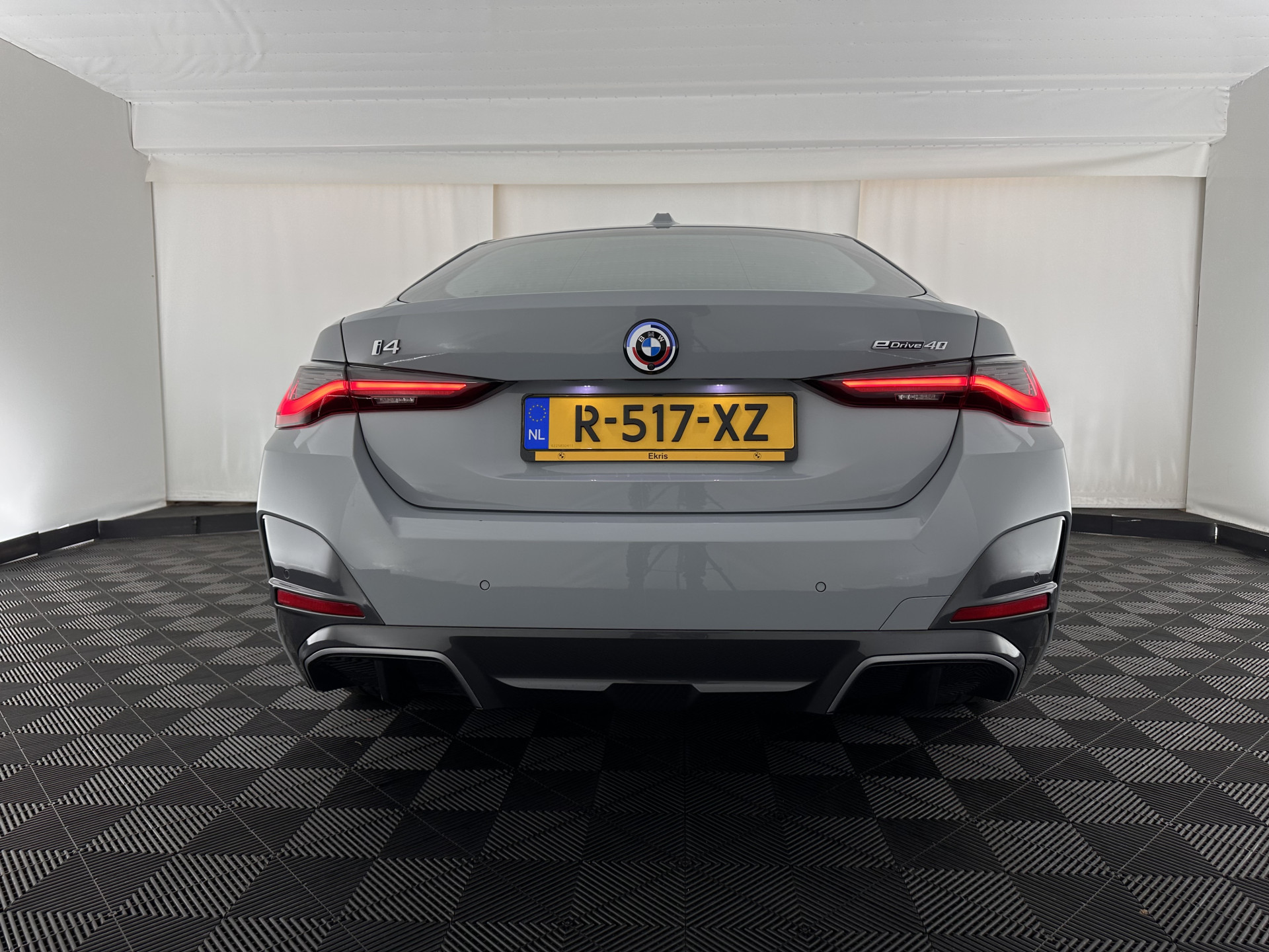 BMW i4 eDrive40 84 kWh M-Sport *M50 JAHRE* [ 3-Fase-11 kW ] {SOH-96%} (INCL-BTW) *LEATHER-ALCANTARA | FULL-LED | ADAPTIVE-CRUISE | HEATED-SPORTSEATS | CAMERA | DAB | DIGI-COCKPIT | NAVI-FULLMAP | AMBIENT-LIGHT | ECC | PDC | CARPLAY | KEYLESS | SHIFTPADDLE