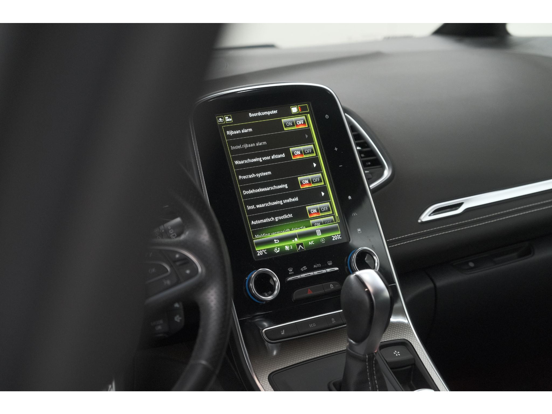 Renault Scénic TCE 160 EDC Black Edition | Trekhaak | Adaptieve Cruise Control | BOSE Premium Audio | Panoramadak