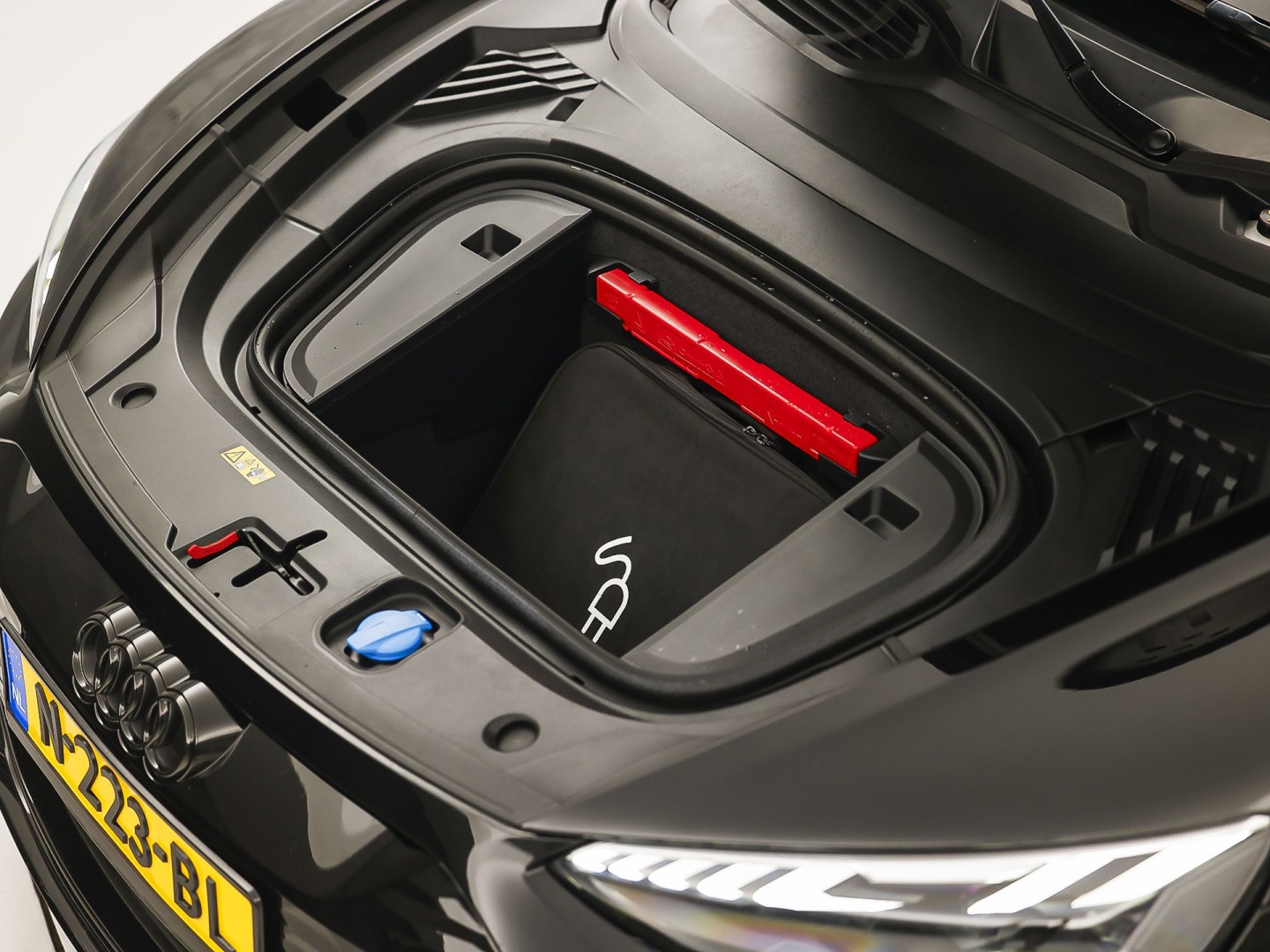 Audi e-tron GT GT 93 kWh Automaat 476Pk (PANORAMADAK, SOH 92,8%, APPLE CARPLAY, 360 CAMERA, MATRIX LED, BANG&OLUFSEN, ELEKTRISCHE STOELEN, STOELVERWARMING/KOELING, NIEUWSTAAT)
