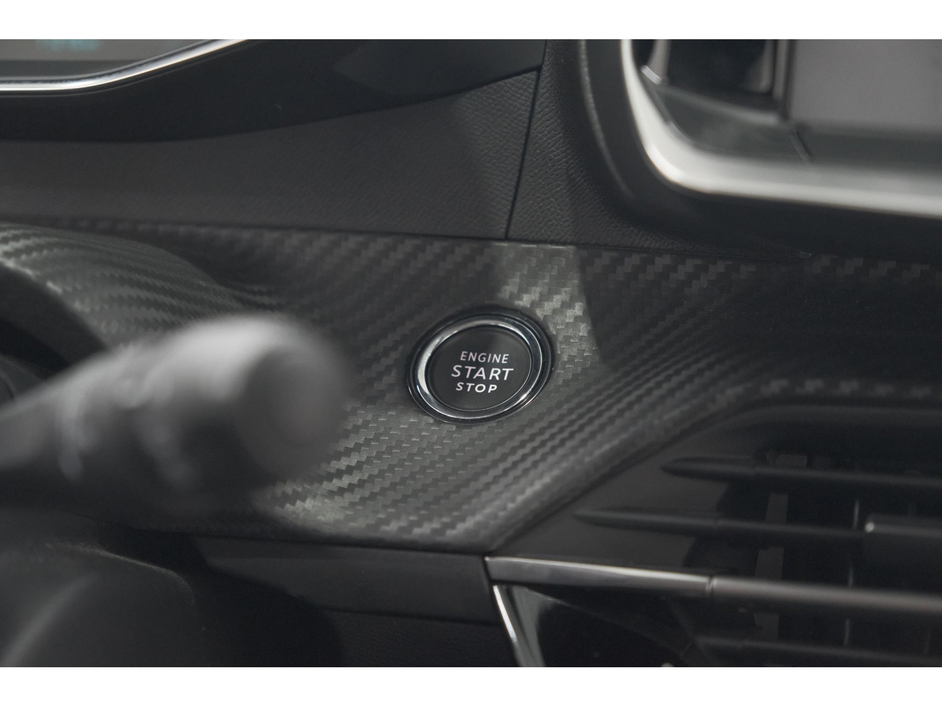 Peugeot 208 PureTech 100 Allure | Adaptieve Cruise Control | Camera | Apple Carplay