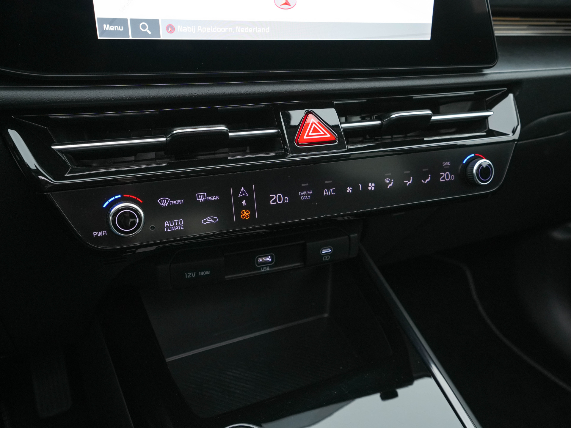 Kia Niro EV DynamicPlusLine 64.8 kWh [ 3-Fase ] (INCL-BTW) Aut. *PANO | HEAD-UP | LEATHER | DIGI-COCKPIT | NAVI-FULLMAP | DAB | ADAPT.CRUISE | CAMERA | COMFORT-SEATS | KEYLESS | DIGI-COCKPIT | SHIFT-PADDLES | HEATED-SEATS | CARPLAY | LANE-