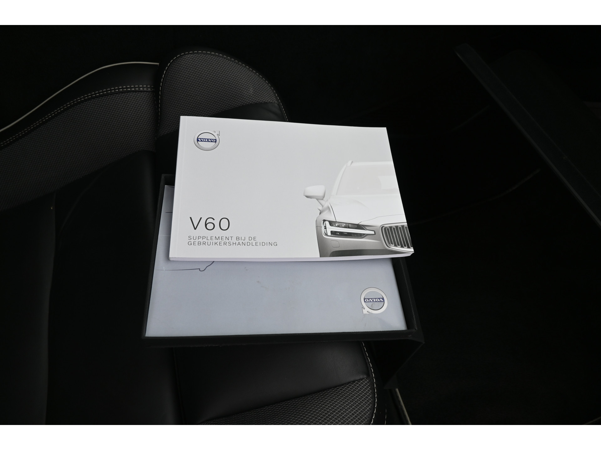 Volvo V60 2.0 B4 R-Design Navigatie Carplay Stoel/Stoelverwarming Virtual Goed Onderhouden! Inruil Mogelijk!