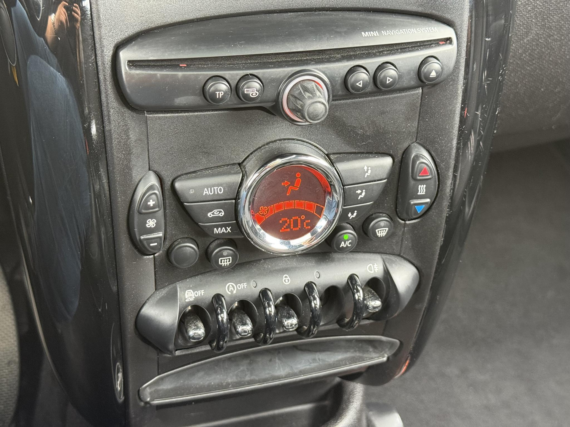 MINI Countryman 1.6 One Business Line Carplay,Pano,Navi,Pdc,Airco,Cruise,Lm velgen,6 Bak,98pk,Apk tot 03-2027