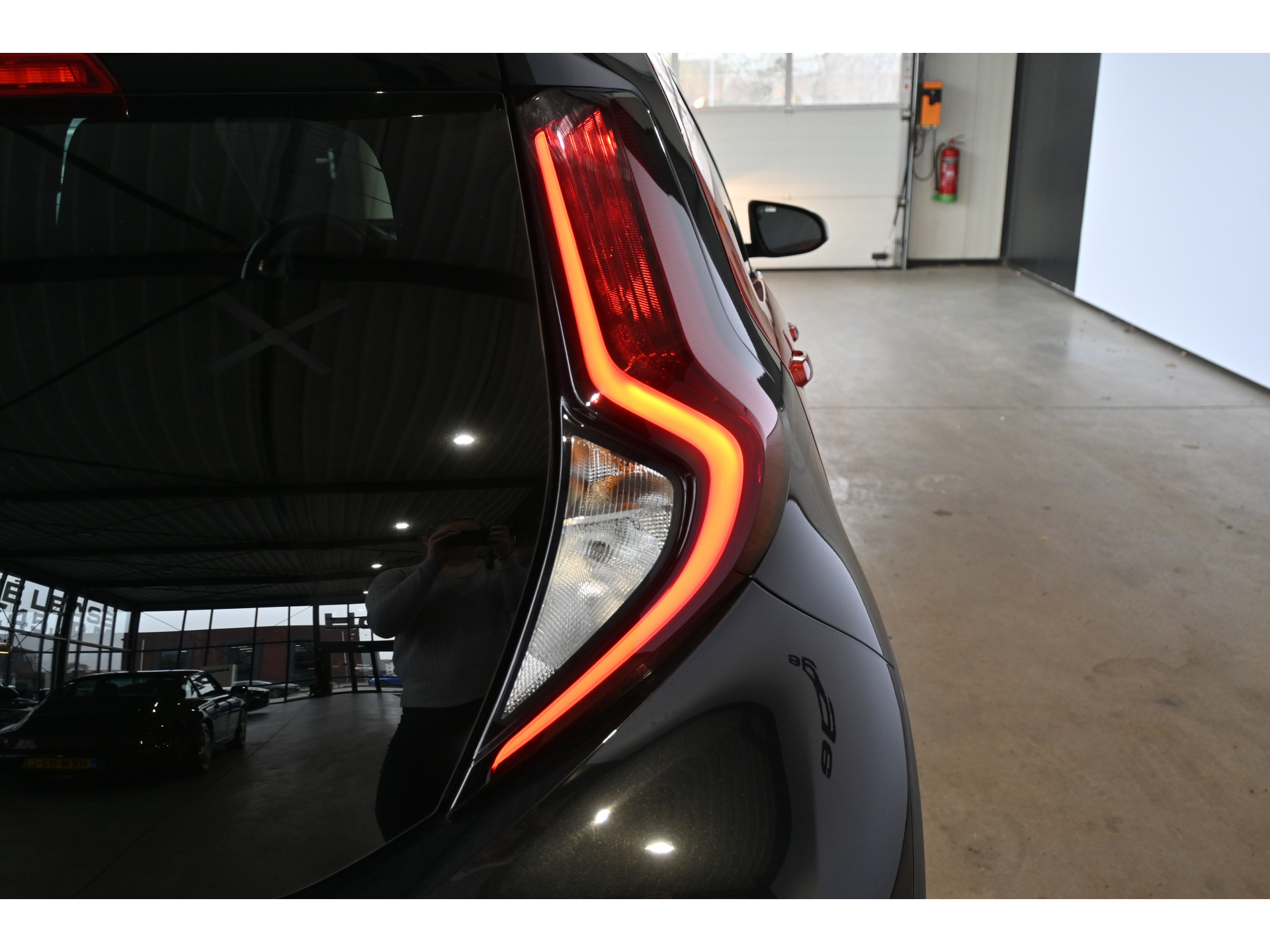 Toyota Aygo X 1.0 VVT-i MT Play Clima Carplay Panoramadak Camera LED Rijklaarprijs Inruil Mogelijk!
