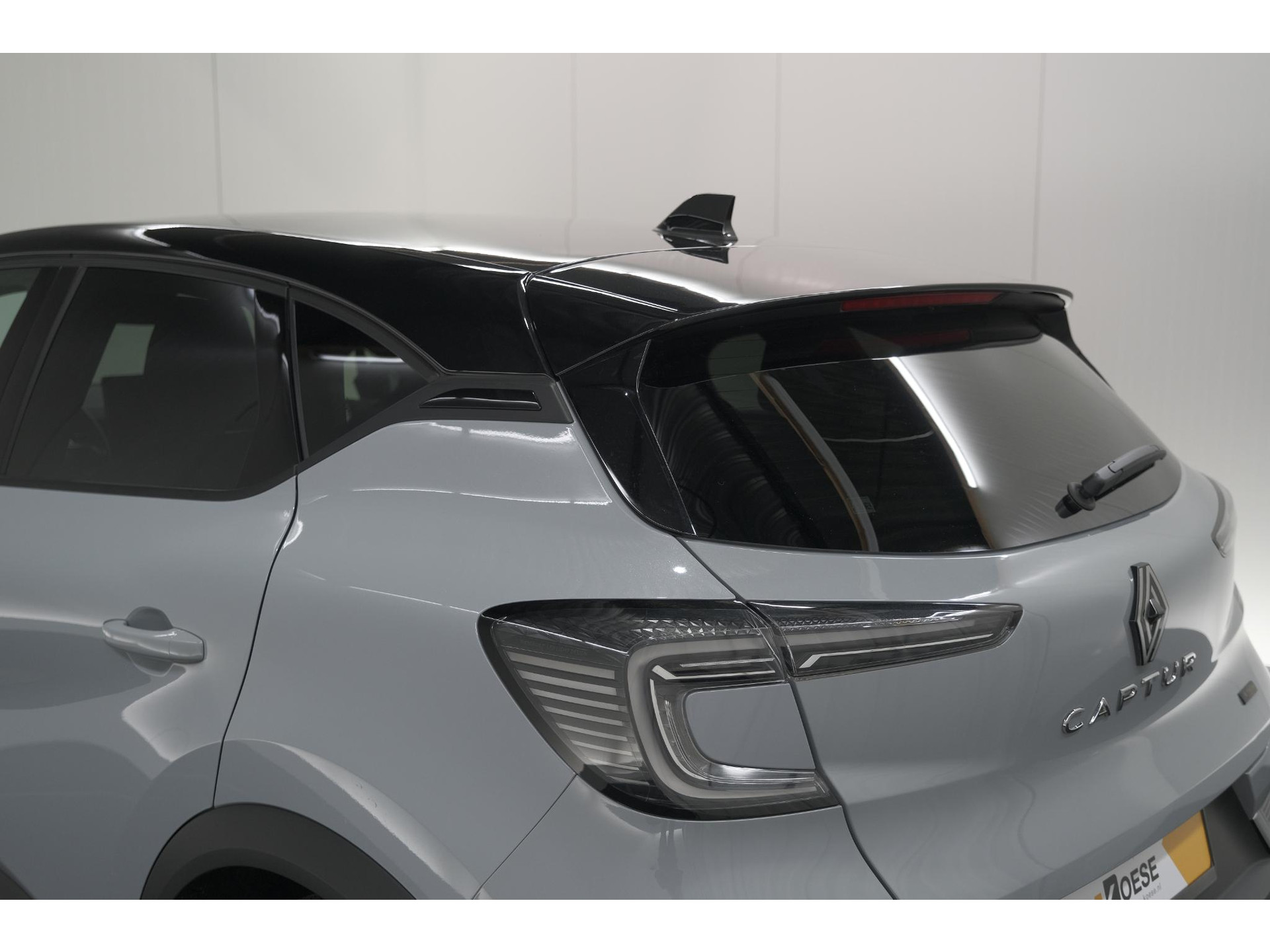 Renault Captur 1.8 E-Tech full hybrid 160 techno | Camera | Adaptieve Cruise Control | Navigatie
