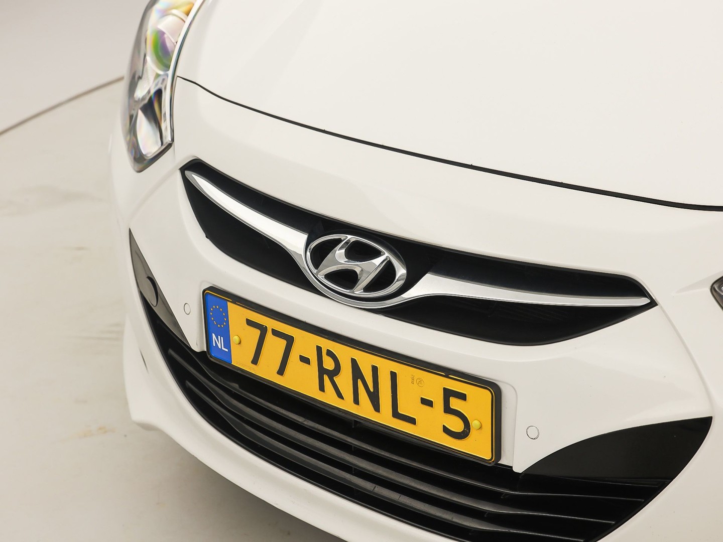 Hyundai i40 Wagon 2.0 GDI i-Catcher 177Pk Automaat (PANORAMADAK, NAVIGATIE, CAMERA, GETINT GLAS, STOELVERWARMING, ELEK SPORTSTOELEN, CRUISE, XENON, NIEUWSTAAT)