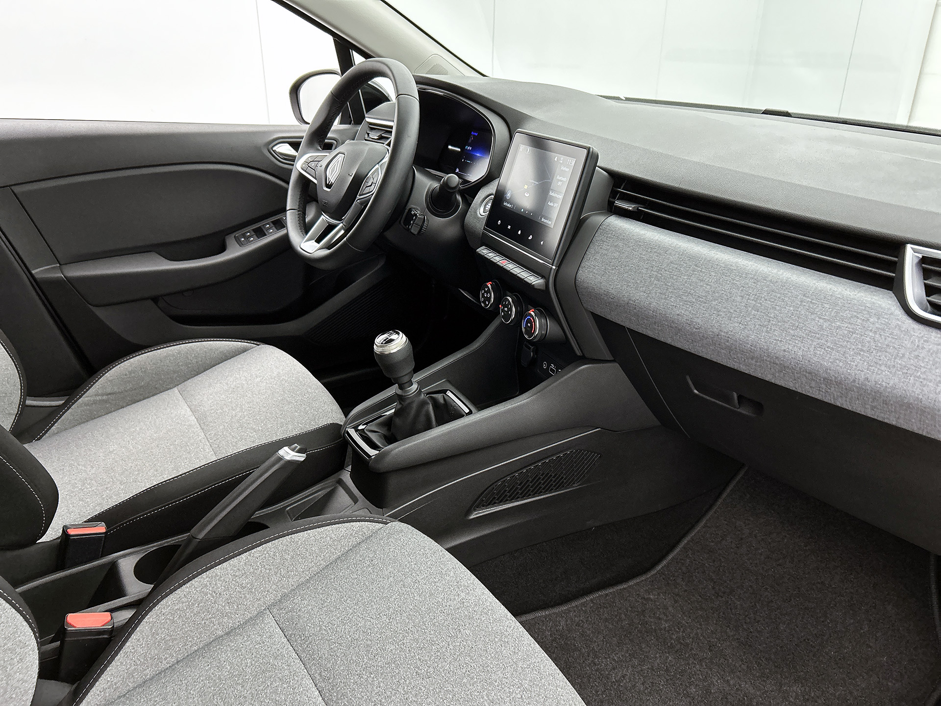 Renault Clio TCe 90PK GPF evolution | CAMERA | NAVI | DEALER ONDERHOUDEN | STOEL VERWARM. | PARK. SENSOREN | CARPLAY
