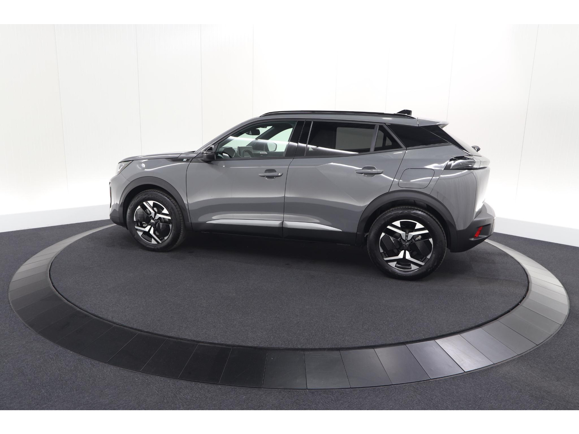Peugeot e-2008 EV Allure 54 kWh | 11 KW Lader | Warmtepomp | Apple Carplay | Parkeersensoren