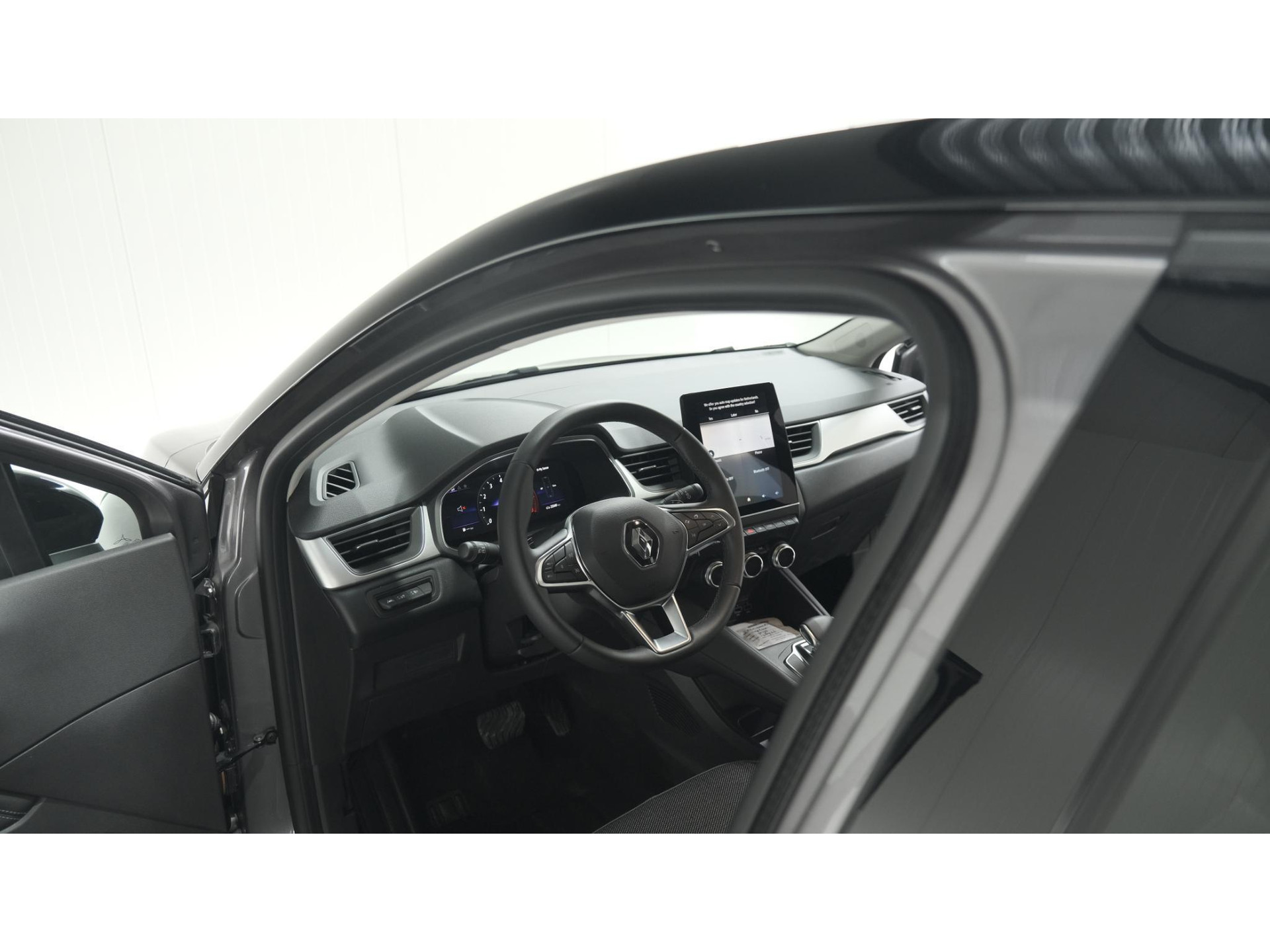 Renault Captur Mild Hybrid 140 EDC Techno | 360 Camera | 9.3 Inch Grootscherm | Stoelverwarming | Apple Carplay | 18 Inch Lichtmetalen Velgen