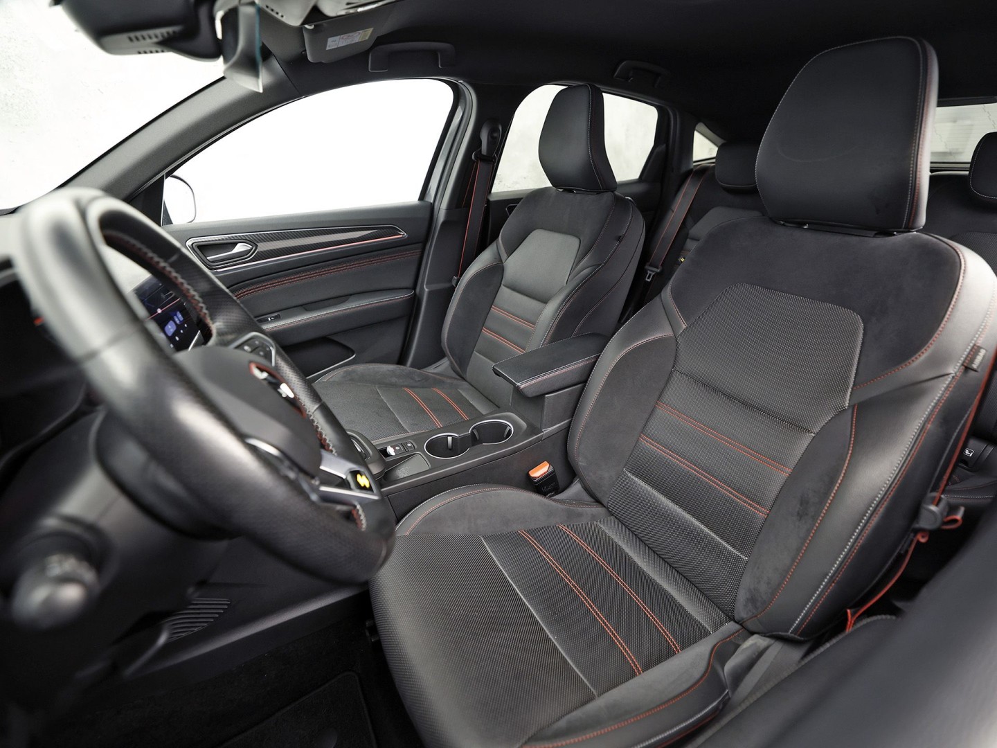 Renault Arkana 1.6 E-Tech Hybrid 145 R.S. Line 145Pk Automaat (VIRTUAL COCKPIT, APPLE CARPLAY, GROOT NAVI, STUUR/STOELVERWARMING, LEDER/ALCANTARA, CAMERA, ELEKTRISCHE SPORTSTOELEN, GETINT GLAS, ADAPTIVE CRUISE, KEYLESS, NIEUWSTAAT)