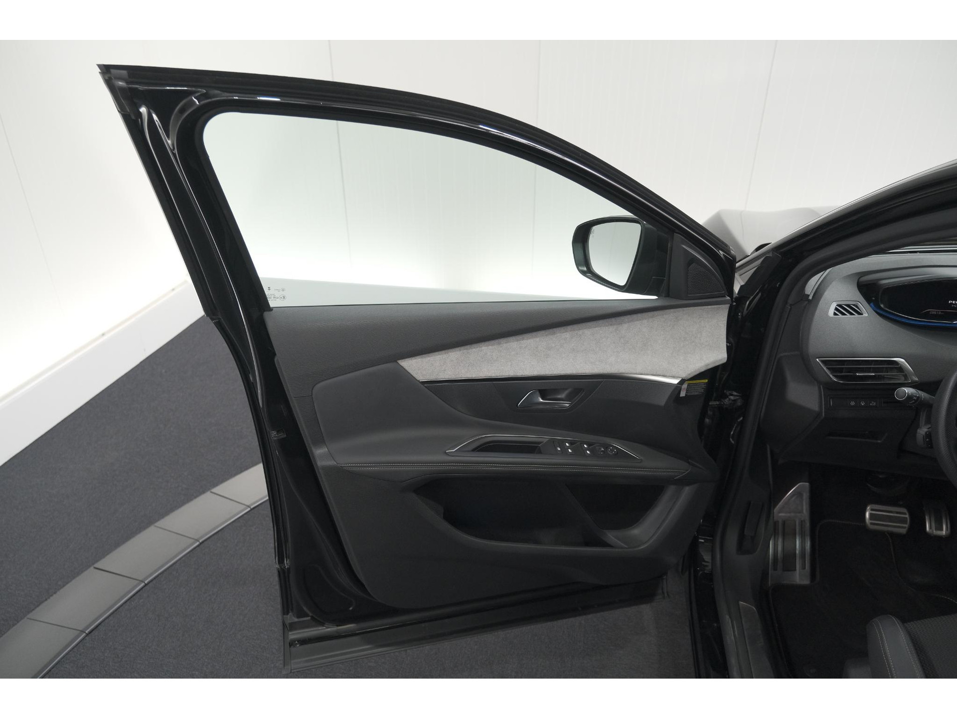 Peugeot 3008 PureTech 130 EAT8 GT Black Pack | Camera | Adaptieve Cruise Control | Elektronische Kofferklep | Apple Carplay