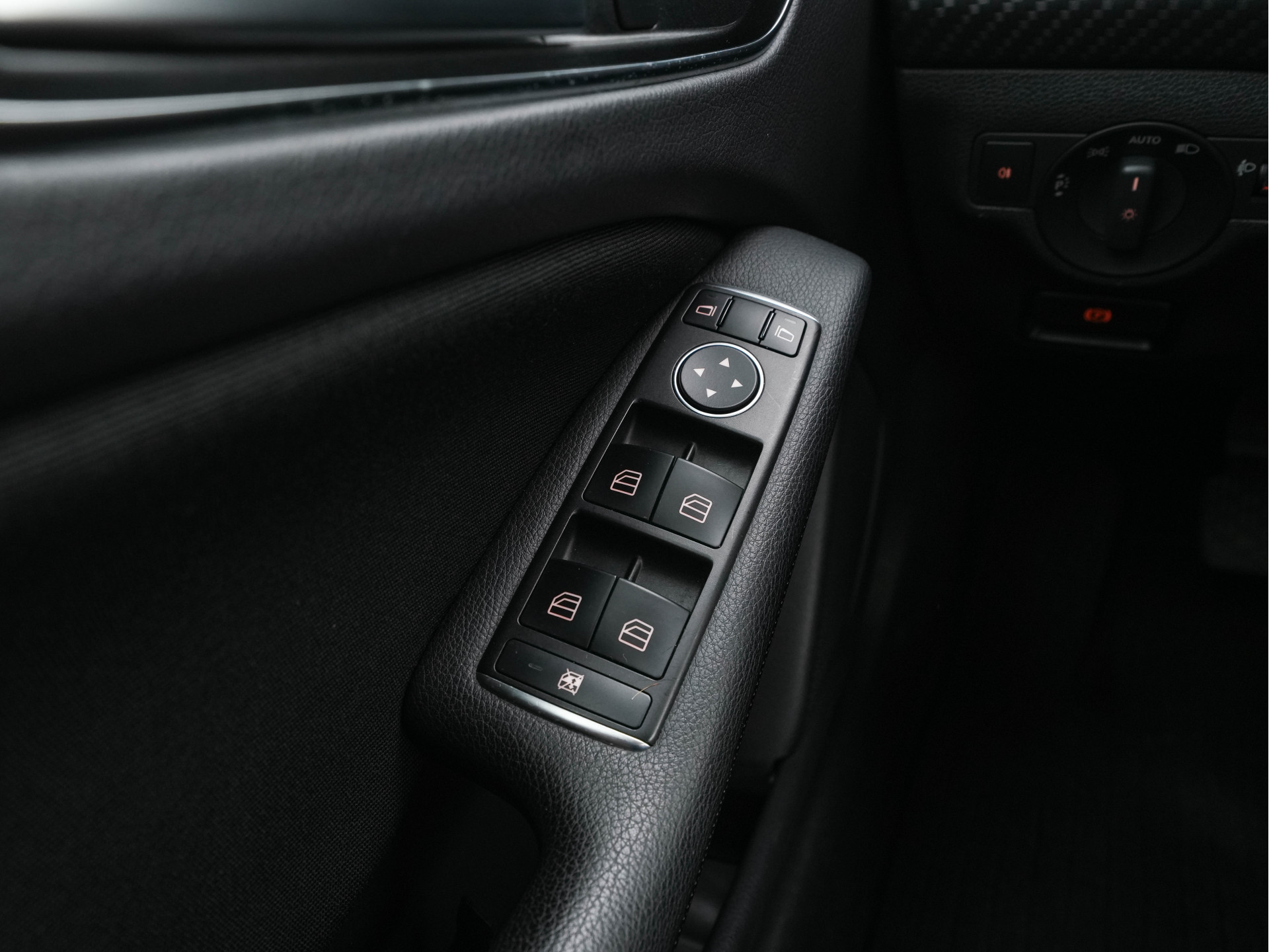 Mercedes-Benz GLA-klasse 200 CDI Ambition NAVI -FULLMAP | AIRCO | PDC | CRUISE | COMFORT-SEATS | 17"ALU*