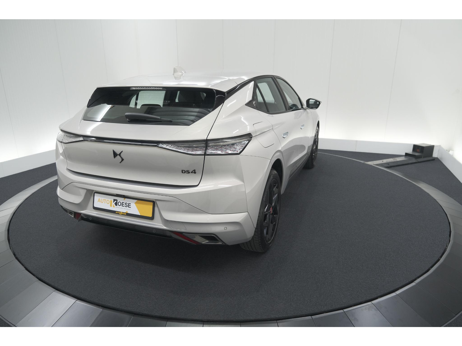 DS 4 PureTech 130 EAT8 Performance Line | Camera | Apple Carplay | Alcantara® bekleding | Parkeersensensoren