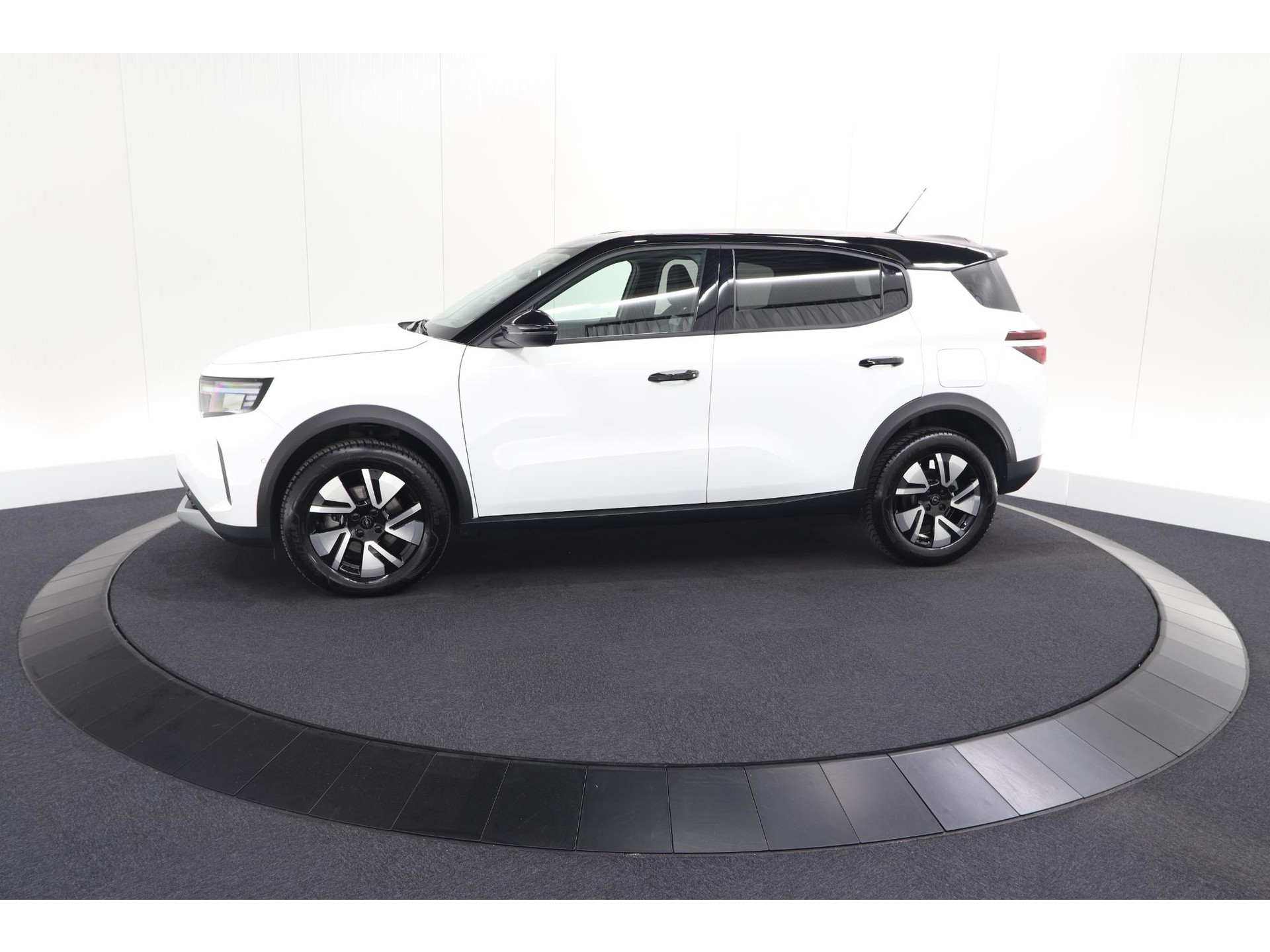 Opel Frontera 1.2 Turbo Hybrid 145 GS | 7 Zitplaatsen | Camera | Dodehoekdetectie | Navigatie