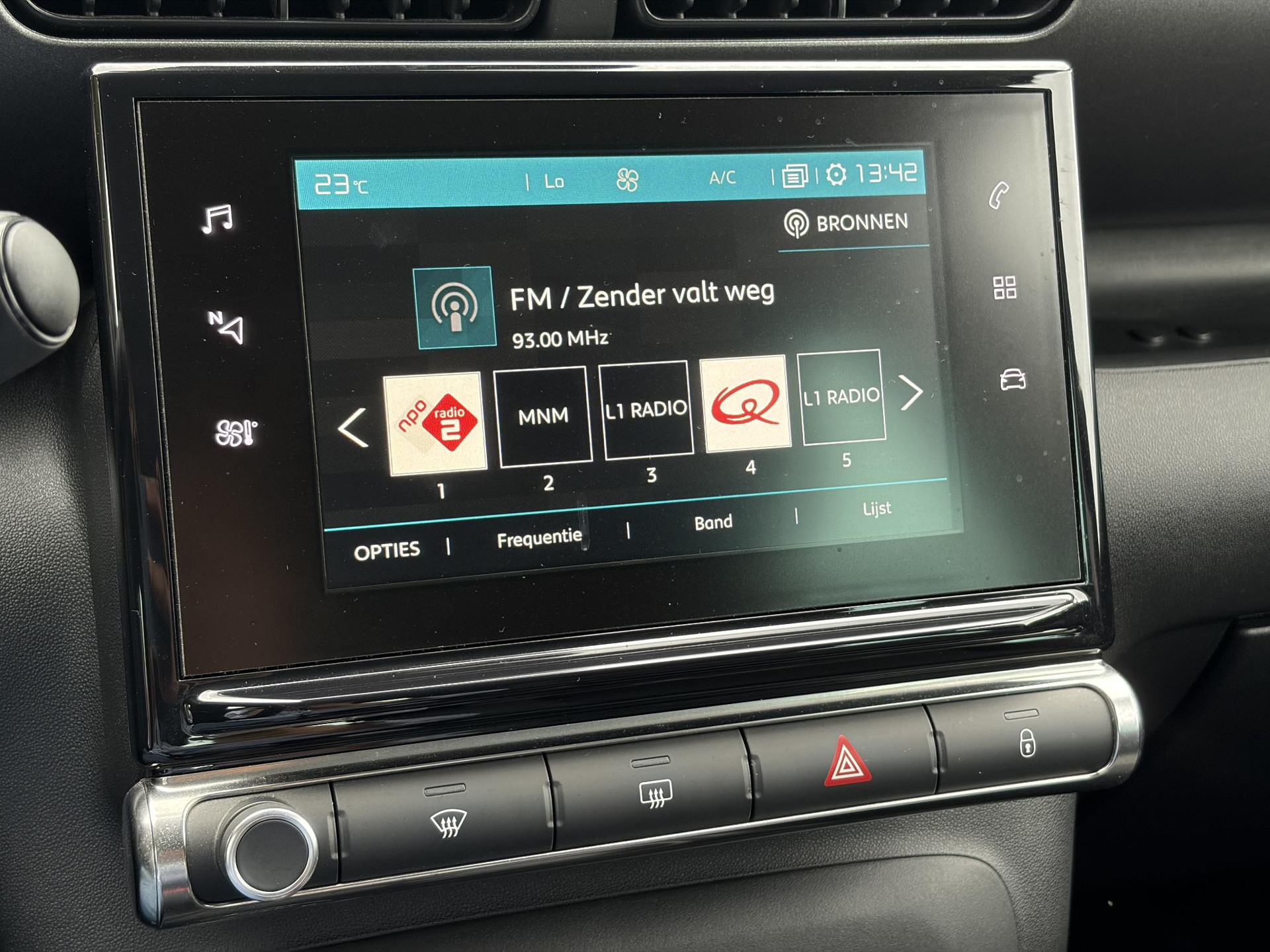 Citroen C3 Aircross 1.2 PureTech S&S Shine 1e Eigenaar l D-riem vv in 07-07-2025 l 360° Camera l Navi l Carplay l Net beurt gehad l Keyless l 17''Lmv l Rijstrooksensor l 110pk l Pdc V+A l 6 Bak l N.A.P l Apk tot 07-2027