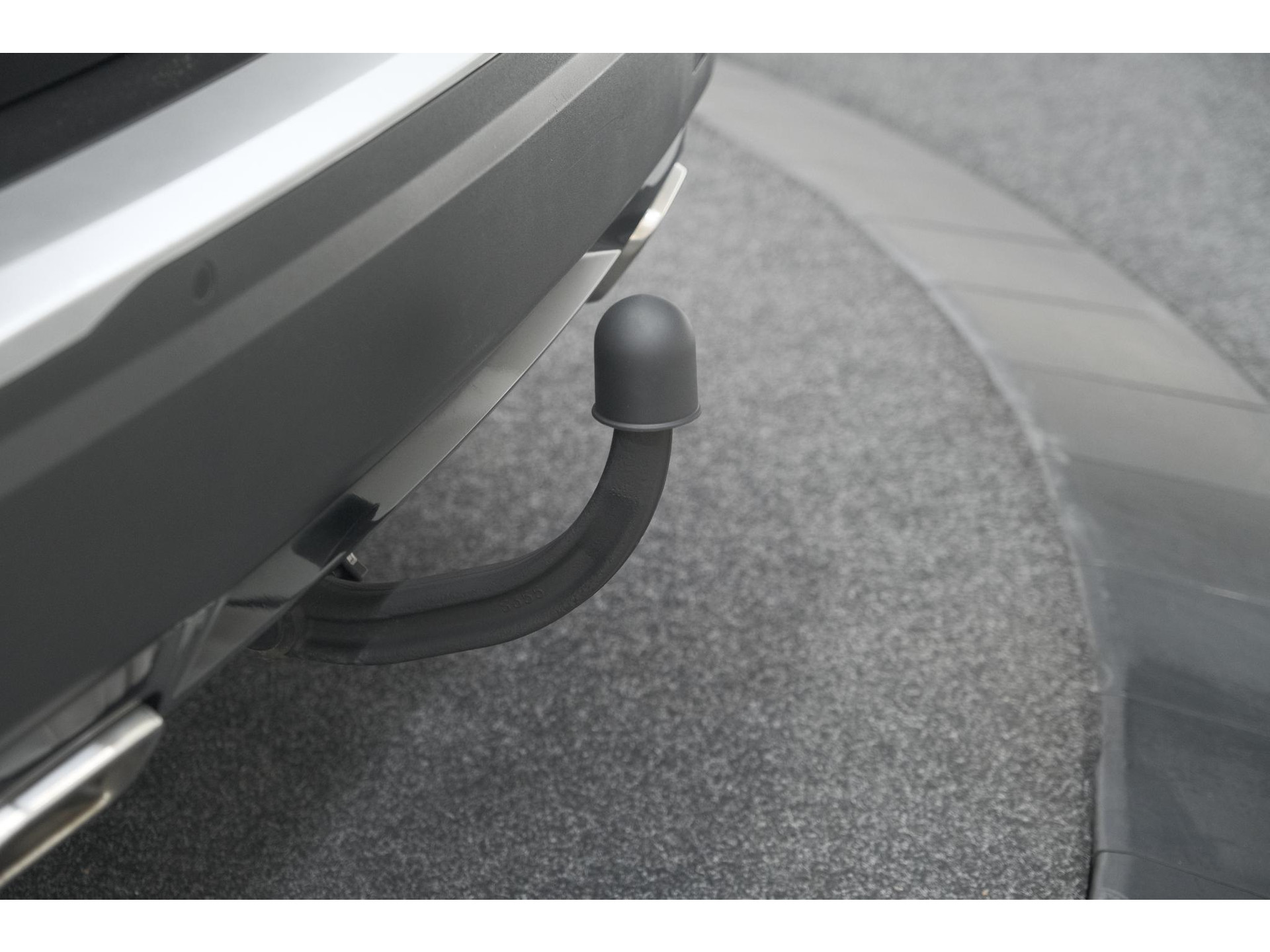 Peugeot 2008 PureTech 130 EAT8 Allure | Trekhaak | Camera | Navigatie | Apple Carplay