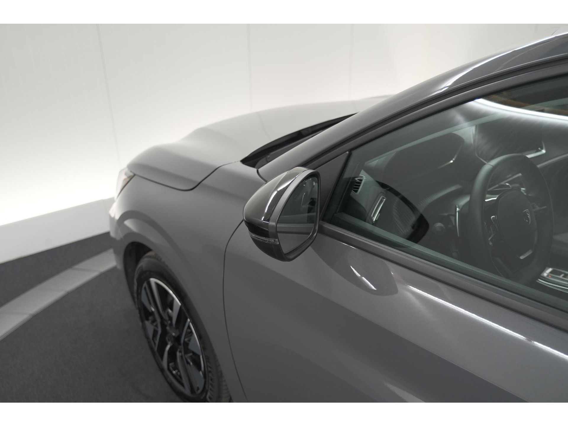 Peugeot 208 1.2 Hybrid 110 e-DCS6 Allure | Apple Carplay | Parkeersensoren Voor + Achter | Climate Control