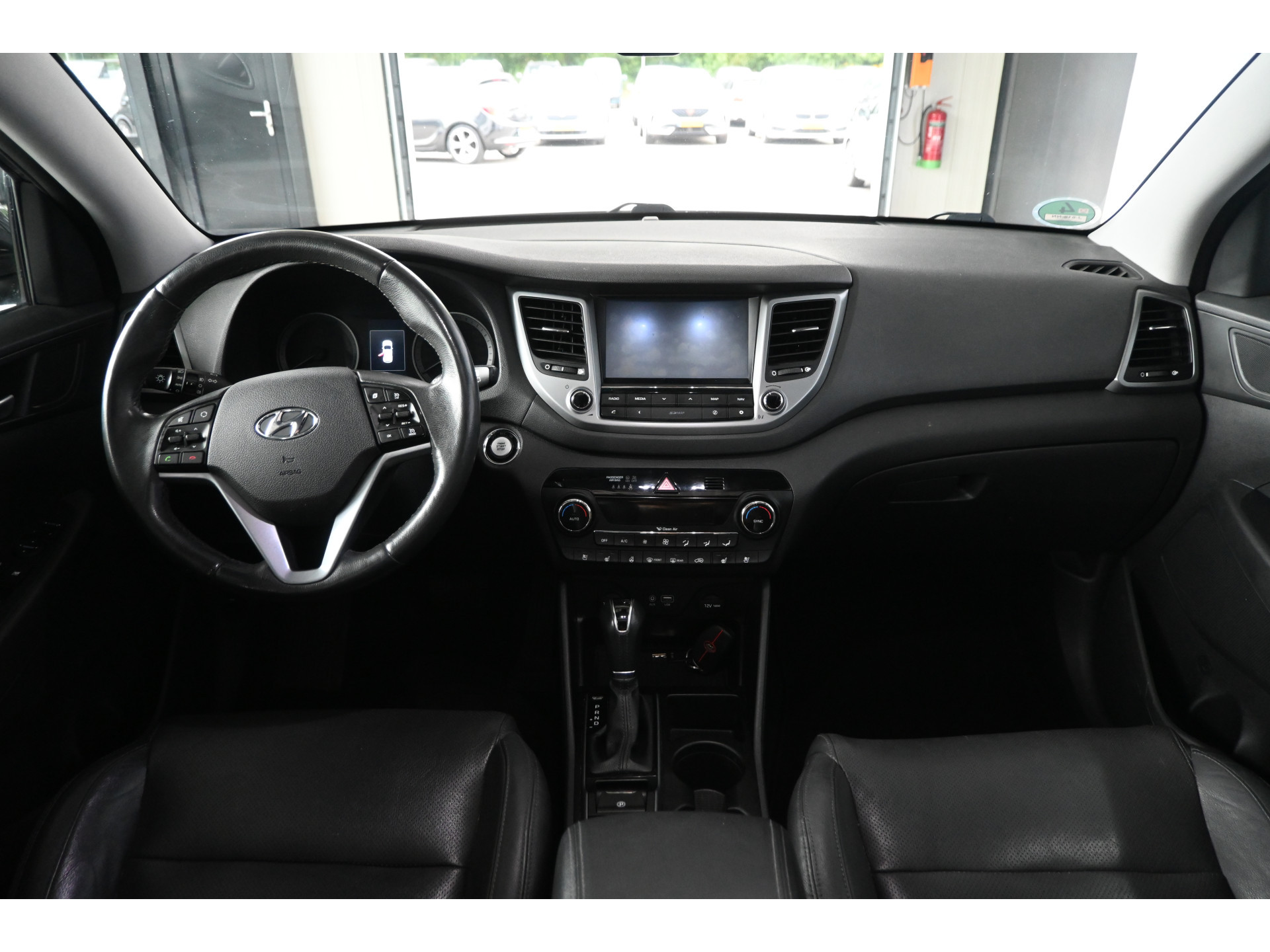 Hyundai Tucson 1.6 T-GDi Comfort 4WD Automaat Cruise Clima Trekhaak Panoramadak Stoelverwarming Goed Onderhouden! Inruil Mogelijk!