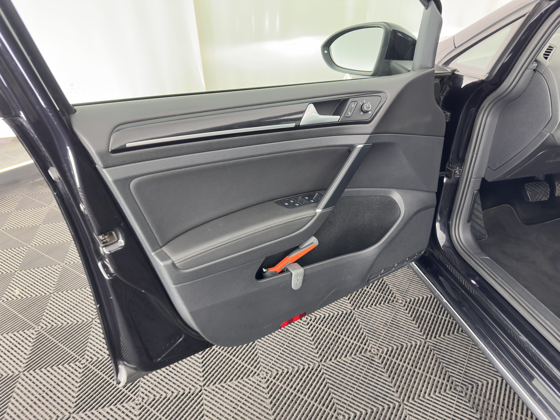 Volkswagen Golf Variant 1.4 TSI Highline Aut. *PANO | ADAPTIVE-CRUISE | LEATHER-FABRIC | XENON | DYNAUDIO-SOUND | KEYLESS | NAVI-FULLMAP | HEATED-ERGONOMIC-SPORTSEATS | ECC | PRIVACY-GLASS | PARKPILOT | 17''ALU*