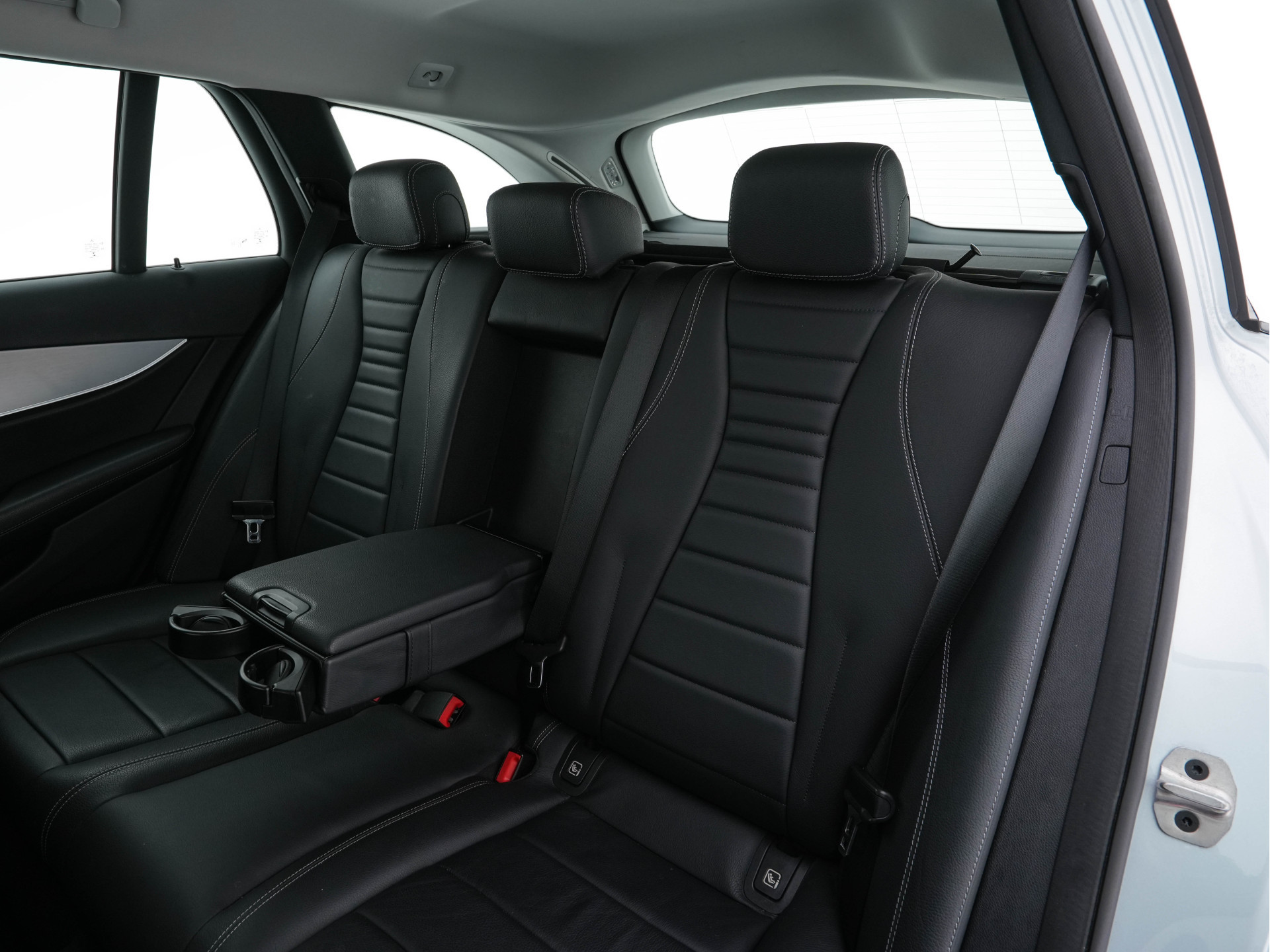 Mercedes-Benz E-klasse Estate 300 de Luxury Line ( Plug-in ) (INCL-BTW) Aut. *LUXURY-LEATHER | FULL-LED | WIDE-SCREEN-DIGICOCKPIT | BLIND-SPOT | AMBIENT-LIGHT | HEATED-SPORTSEATS | CAMERA | DAB+ | NAVI-FULLMAP | PDC | ADAPTIVE-CRUISE | ECC | 18''ALU*