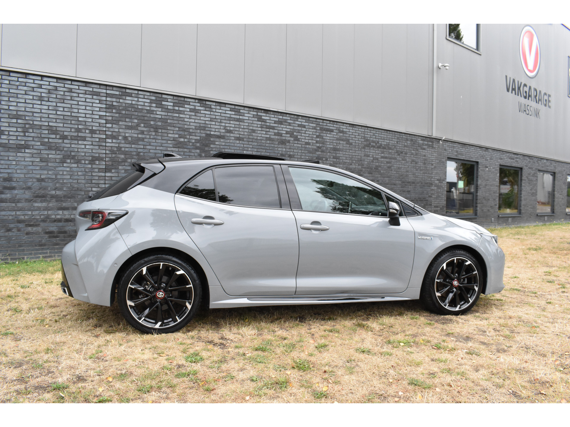 Toyota Corolla 2.0 Hybrid GR-Sport Plus Pano Bi-tone Automaat