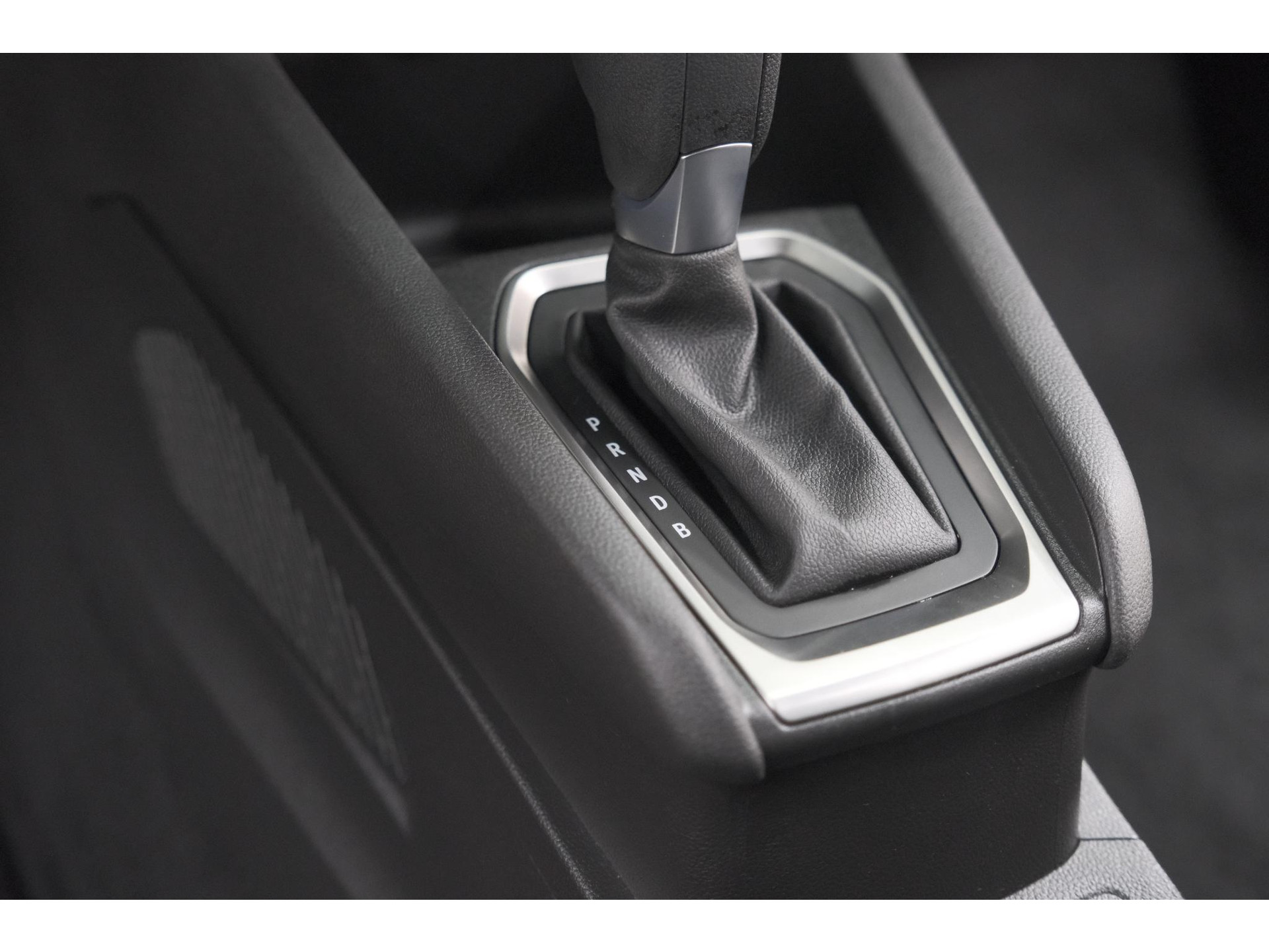 Renault Clio 1.6 E-Tech Full Hybrid 145 Evolution Holland Edition | Apple Carplay | Parkeersensoren | LED | Cruise Control