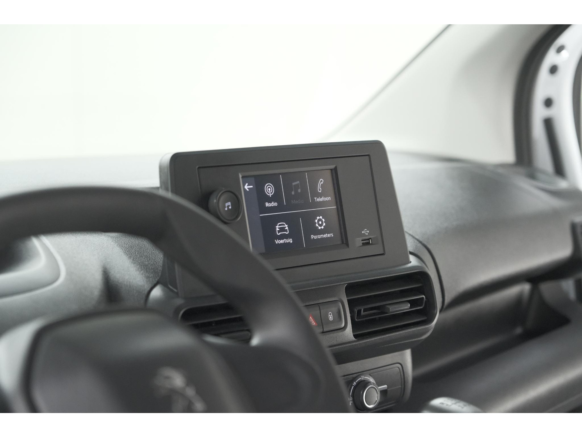 Peugeot Partner 1.5 BlueHDi 100 S&S L1 | Trekhaak | Laadruimte Pakket | Allseason Banden | Cruise Control