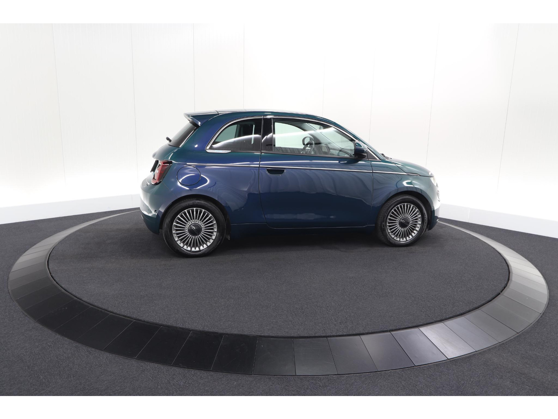 Fiat 500 Icon 42 kWh | 96,1% SOH | Convenience Pack | Camera | Dodehoekdetectie | Stoelverwarming