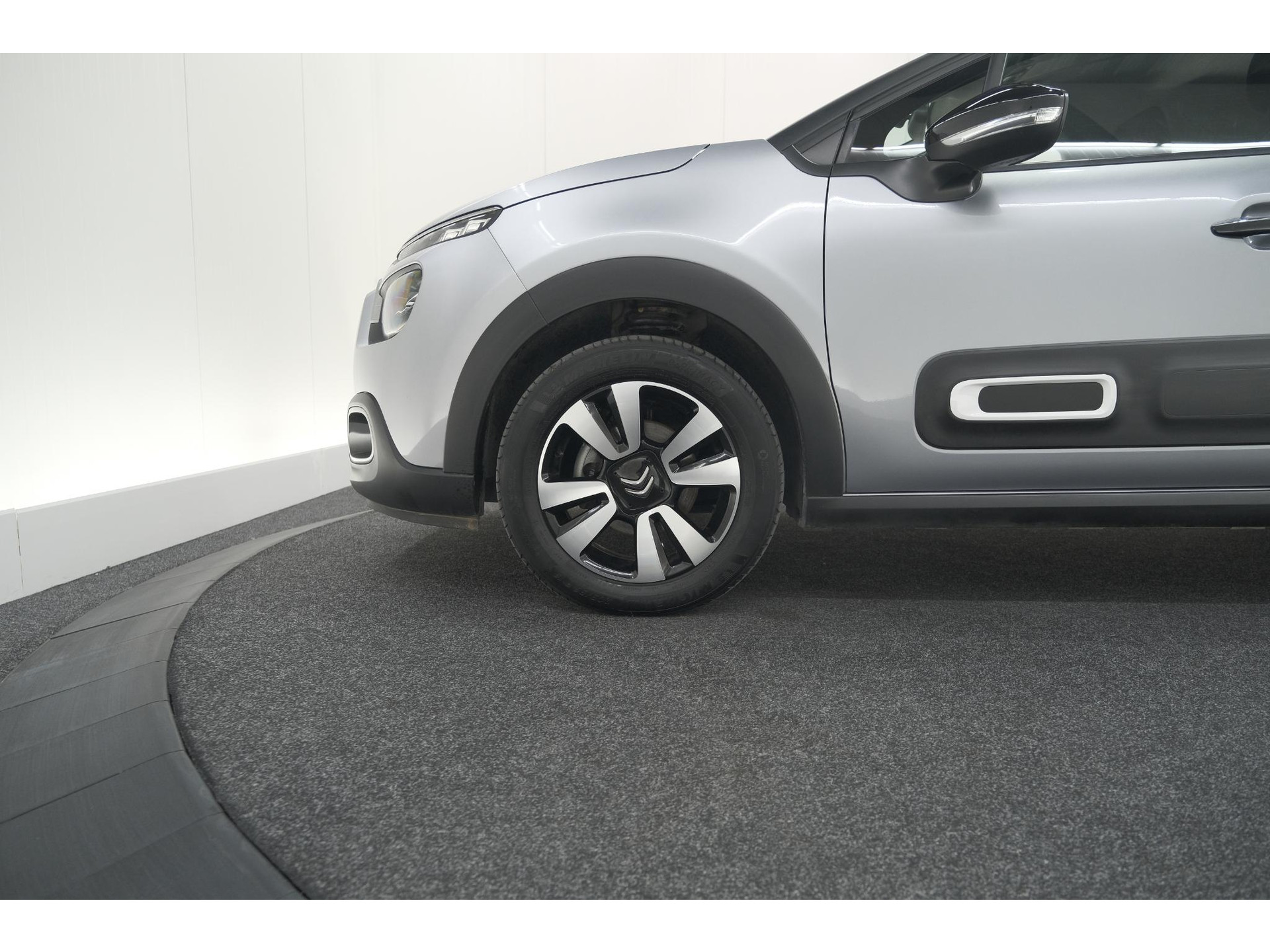 Citroen C3 PureTech 110 Max | Keyless entry/start | Camera | Navigatie | Parkeersensoren | Apple Carplay