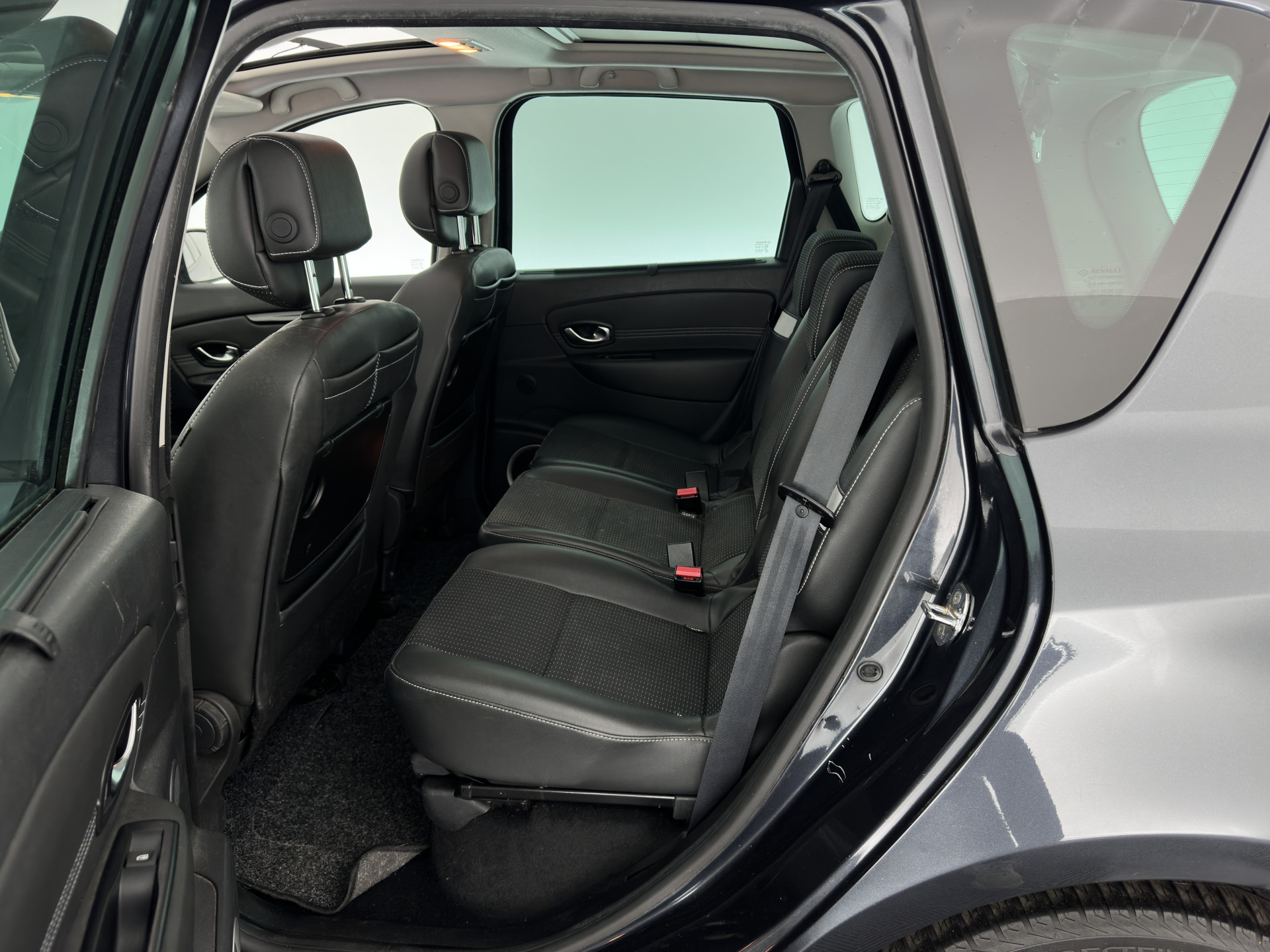 Renault Scénic 2.0 Aut. *PANO | LEATHER-FABRIC | NAVI-FULLMAP | KEYLESS | ECC | DIGIT-COCKPIT | PDC | CRUISE | TOWBAR |  17''ALU*