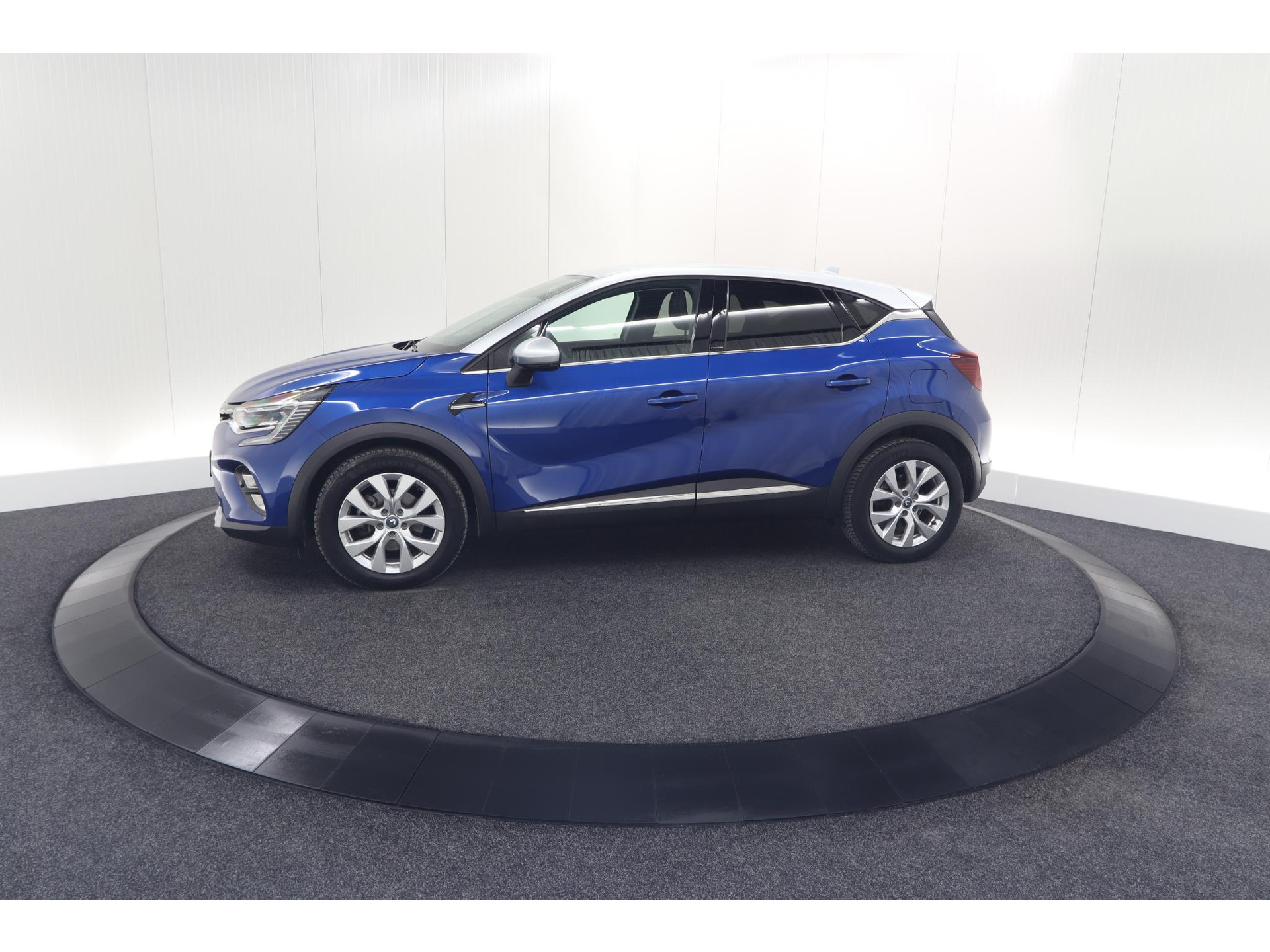 Renault Captur 1.6 E-Tech Plug-in Hybrid 160 Intens | Camera | 9.3 Inch Groot Scherm | Apple Carplay | Parkeersensoren