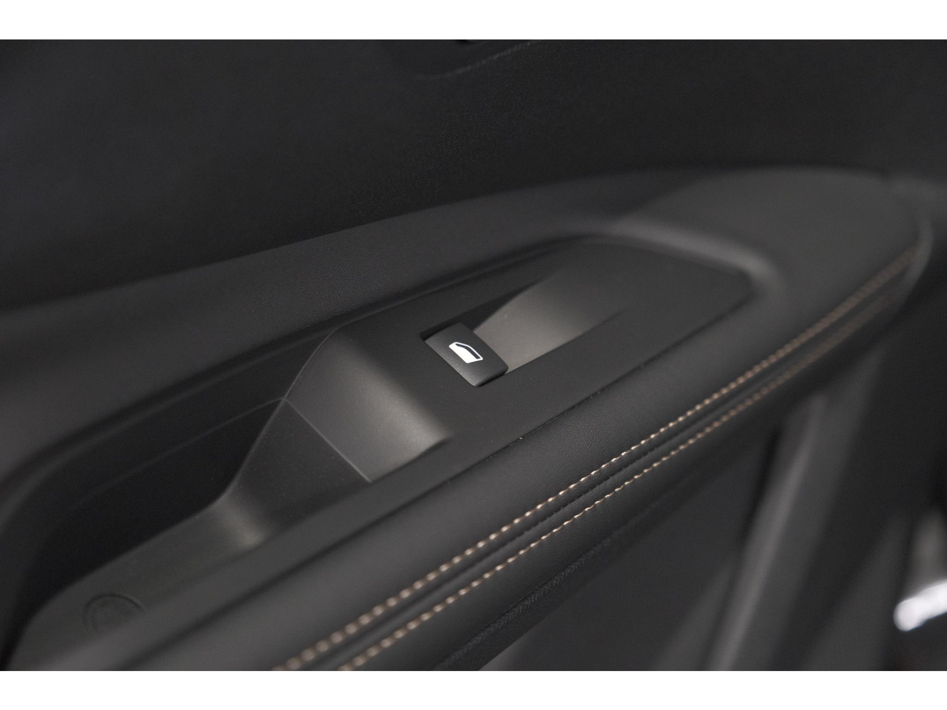 Peugeot 3008 PureTech 130 EAT8 GT Black Pack | Camera | Adaptieve Cruise Control | Elektronische Kofferklep | Apple Carplay