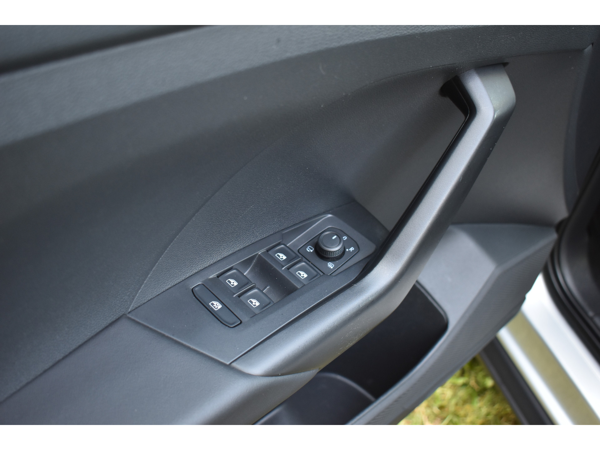 Volkswagen T-Cross 1.0 TSI Life Navigatie/CarPlay Automaat Stoelverwarming