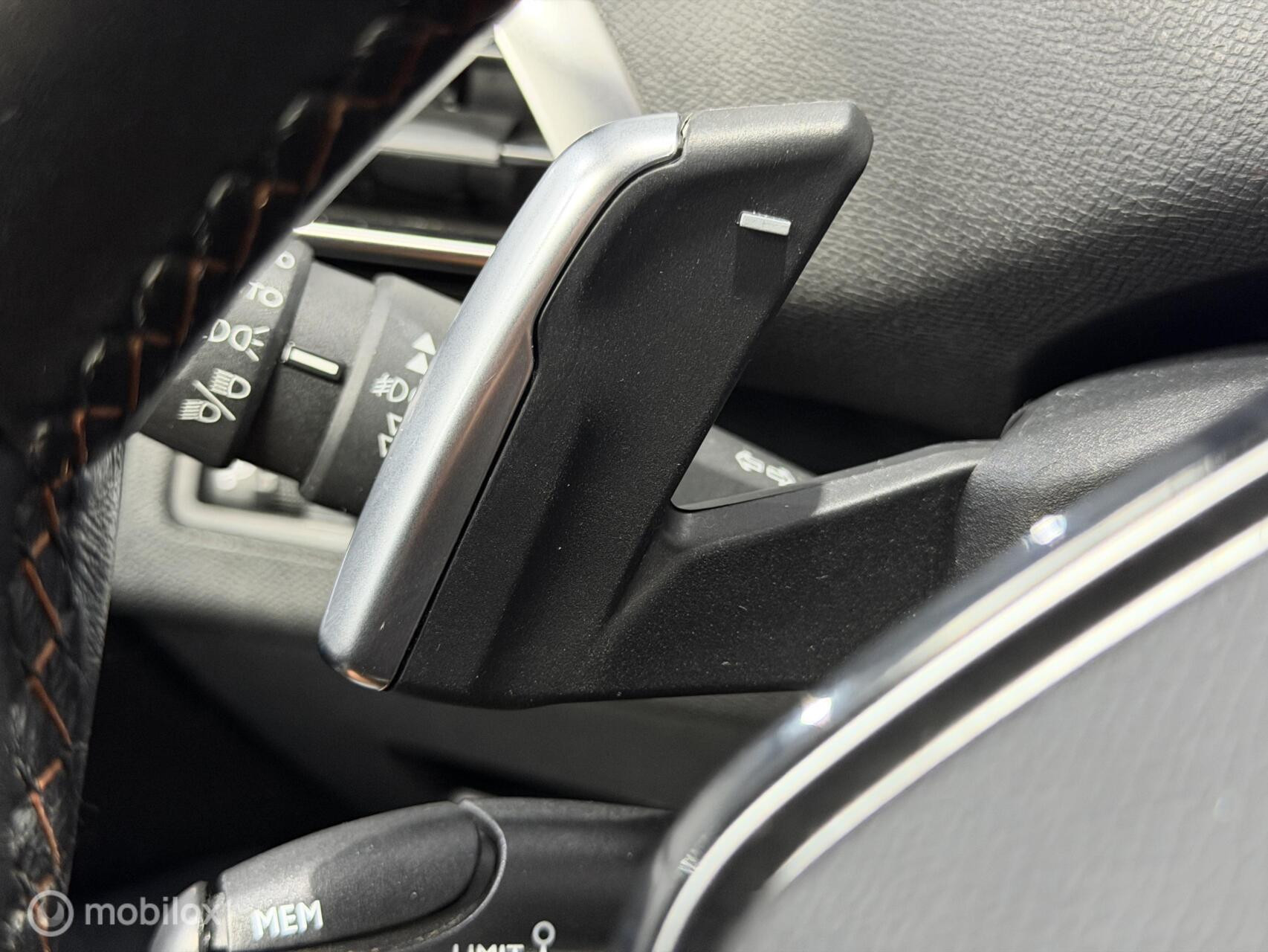 Peugeot 3008 1.2 PureTech Active|Automaat|CarPlay|Camera|Trekhaak|NAP