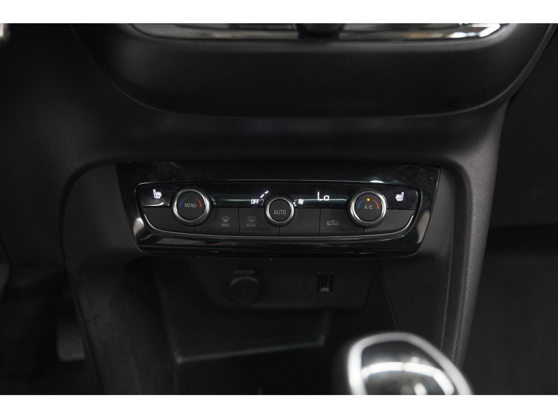 Opel Corsa 1.2 Turbo 100 Ultimate | Panoramadak | Camera | Dodehoekdetectie | Apple Carplay