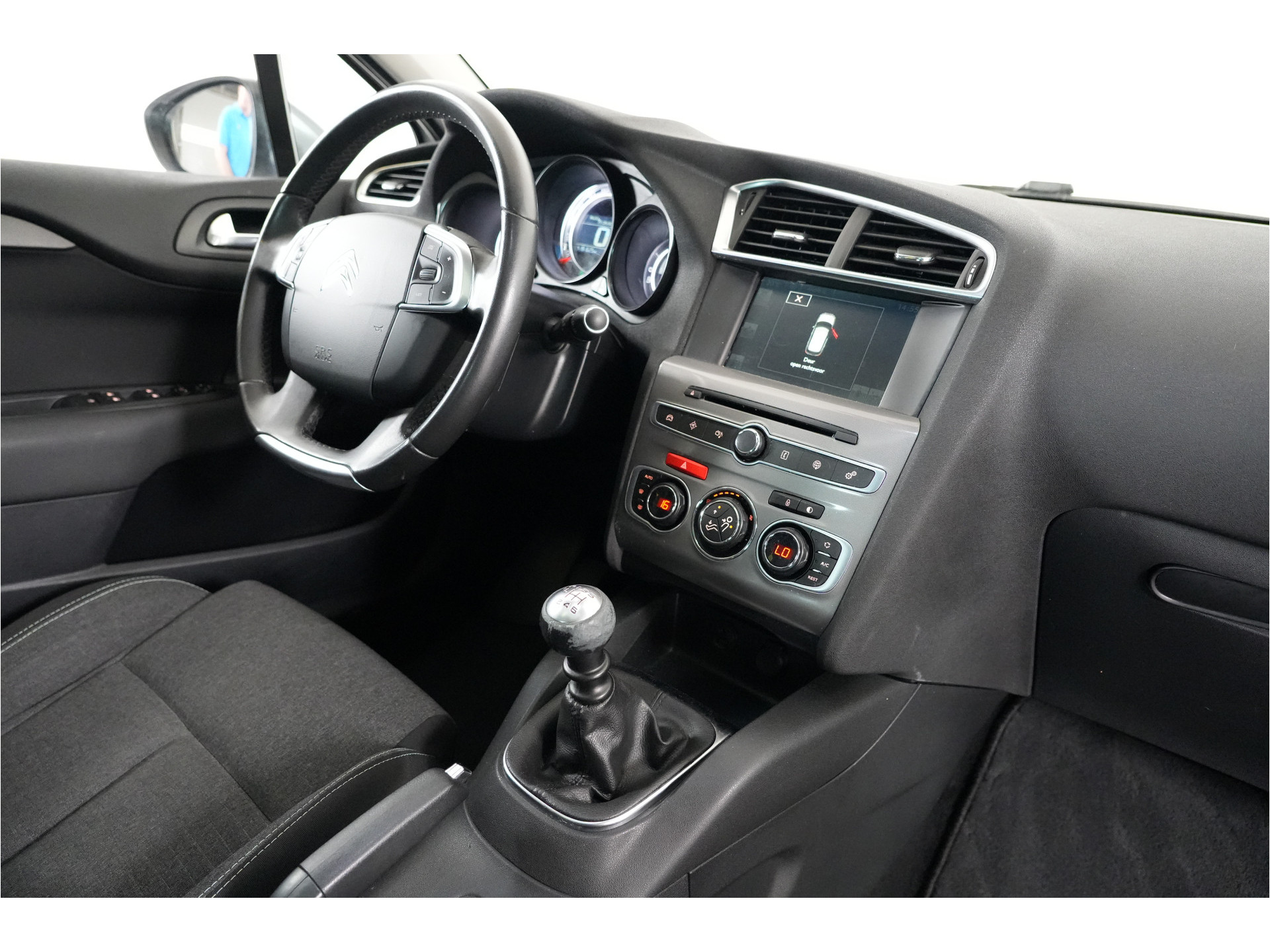 Citroën C4 1.2 PureTech Feel Collection | Trekhaak | Pano | Cruise | Stl. verw. | Climate | PDC |