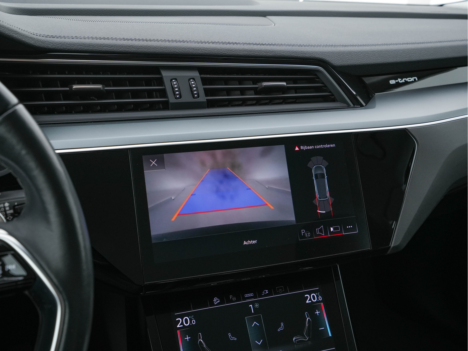 Audi e-tron 55 quattro Advanced edition Plus 95 kWh (3-Fase-11 kW) {SOH-93%} (INCL-BTW) Aut.*HEATPUMP | LEATHER | ADAPTIVE-CRUISE | FULL-LED | DIGI-COCKPIT | KEYLESS | MEMORY-PACK | CAMERA | NAVI-FULLMAP | SHIFTPADDLES | DAB+ | HEATED-COMFORTSEATS | DRIVE