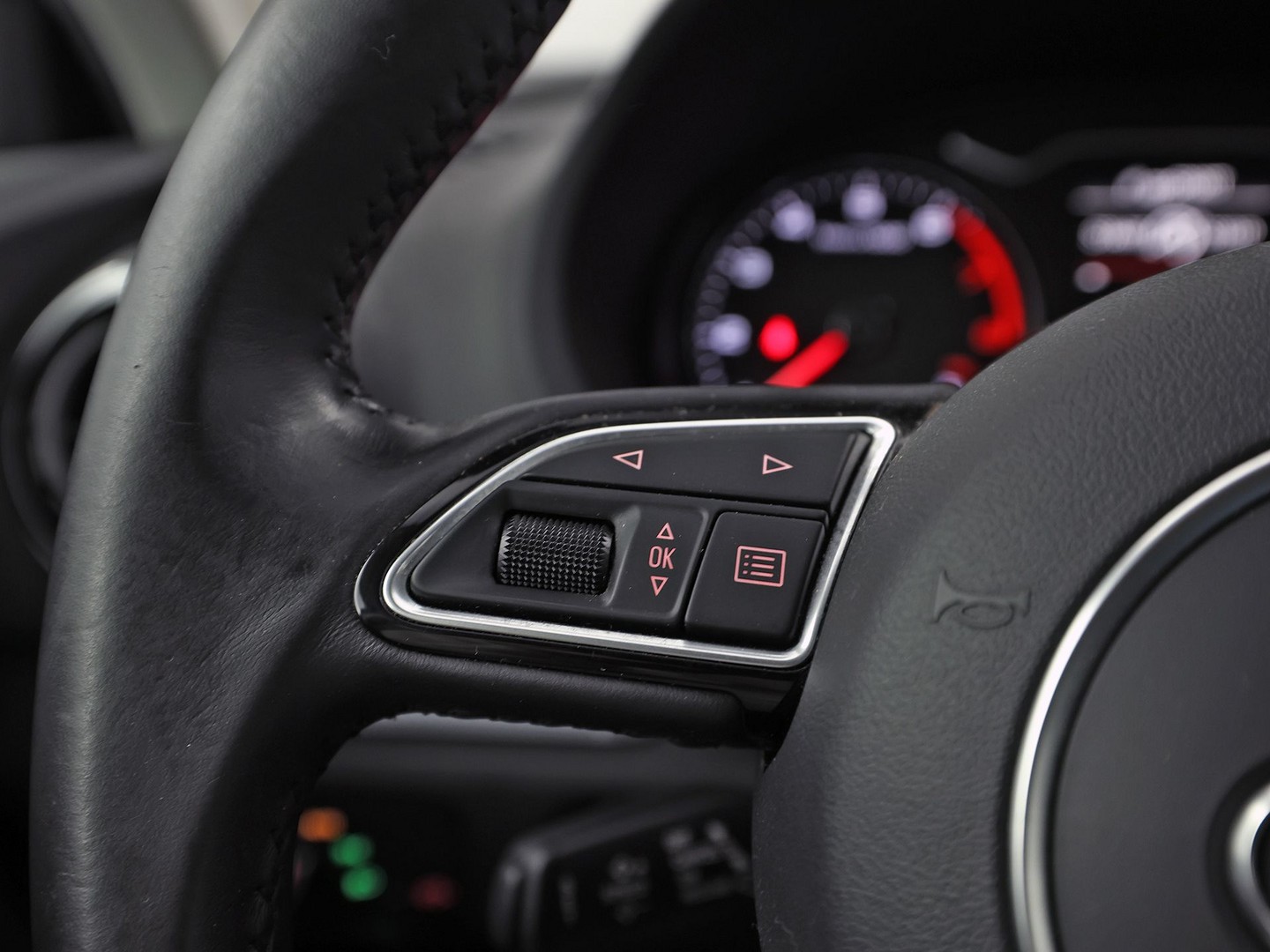 Audi A3 Sportback 1.4 TFSI S-Line Sport Automaat (NAVIGATIE, CLIMATE, LEDER/ALCANTARA, KEYLESS, SPORTSTOELEN, STOELVERWARMING, GETINT GLAS, CRUISE, NIEUWSTAAT)