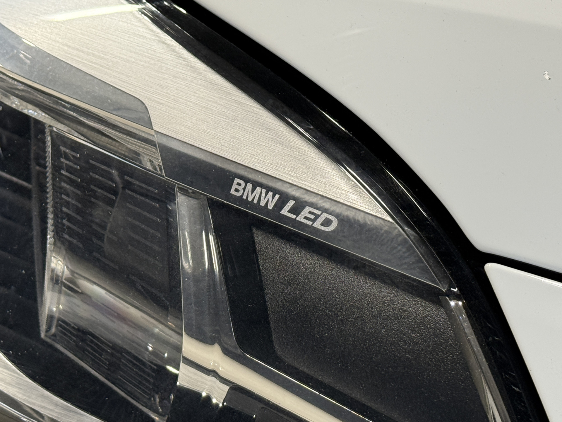BMW 1-serie 116i Business Edition | Zwarte grill | Apple Carplay | DAB+ | PDC V+A